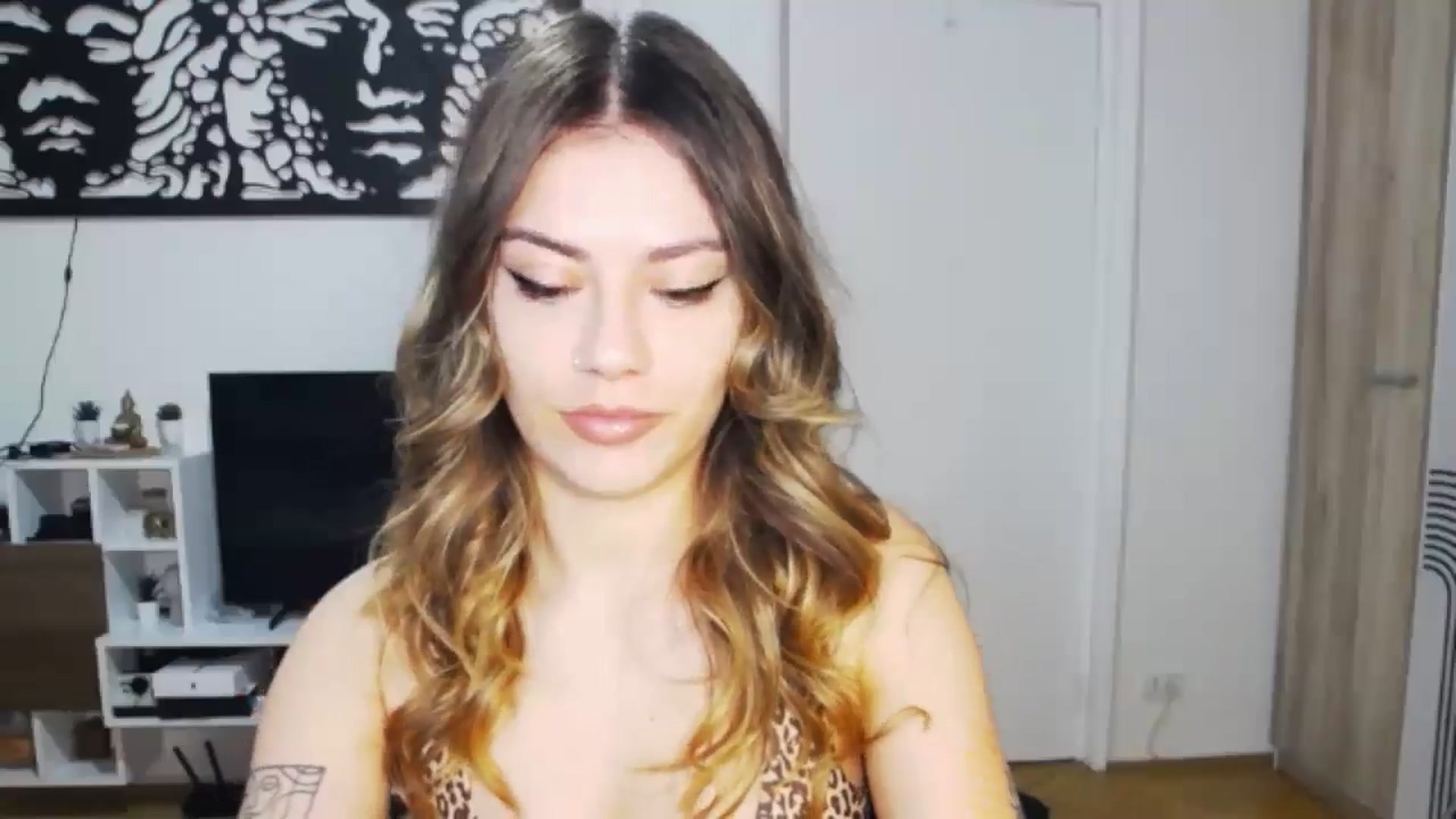 Gallery image thumbnail from RiriBee's myfreecams stream on, 06/24/2024, 19:06 image 12 of 20