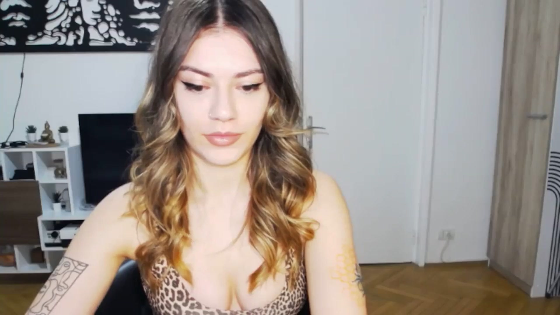 Gallery image thumbnail from RiriBee's myfreecams stream on, 06/24/2024, 19:06 image 19 of 20
