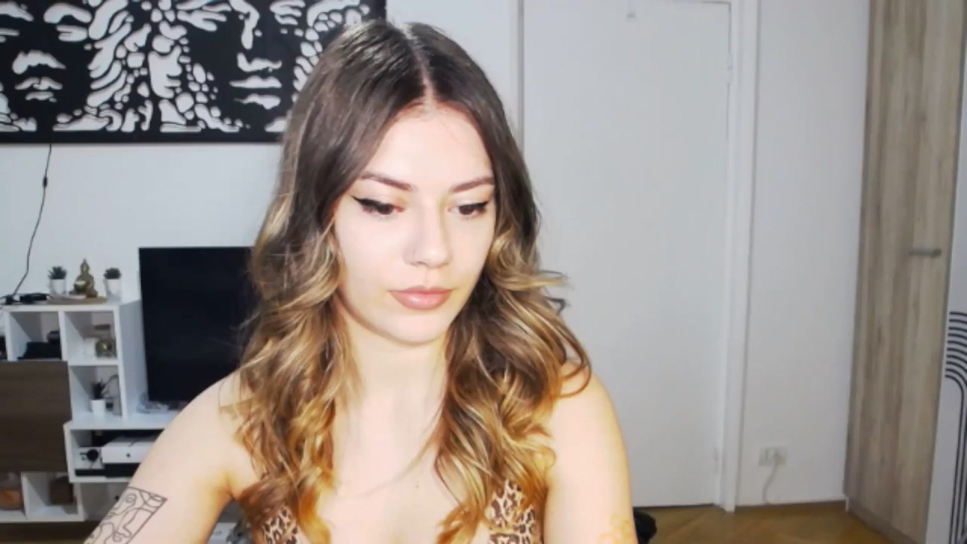 Gallery image thumbnail from RiriBee's myfreecams stream on, 06/24/2024, 19:06 image 14 of 20