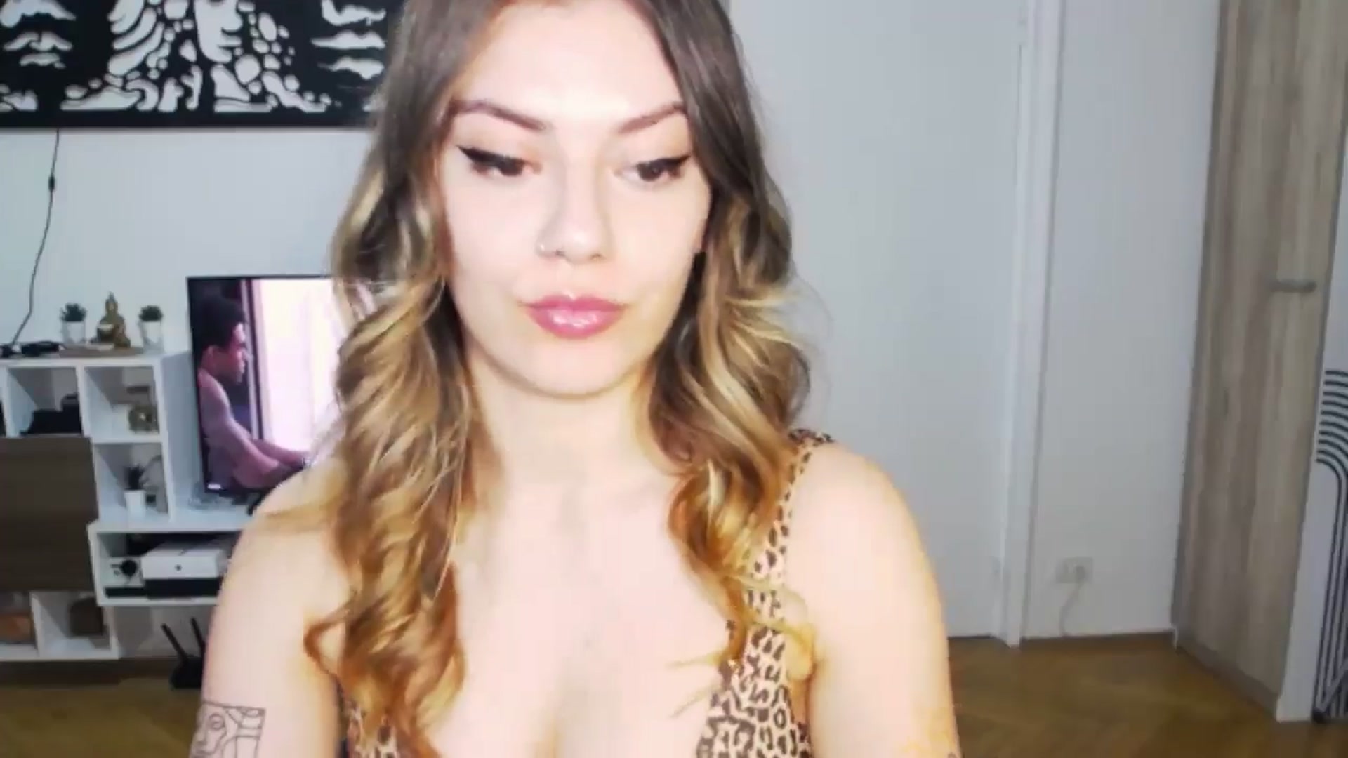 Gallery image thumbnail from RiriBee's myfreecams stream on, 06/24/2024, 21:19 image 14 of 20