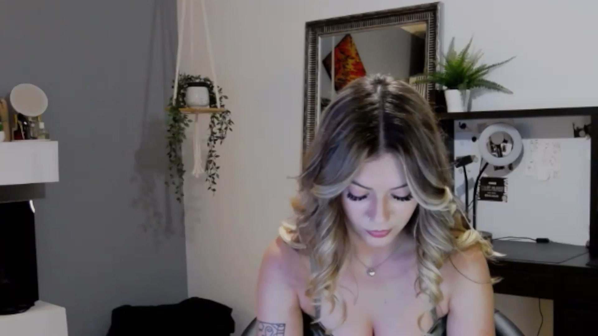 Gallery image thumbnail from RiriBee's myfreecams stream on, 08/15/2024, 20:00 image 3 of 20