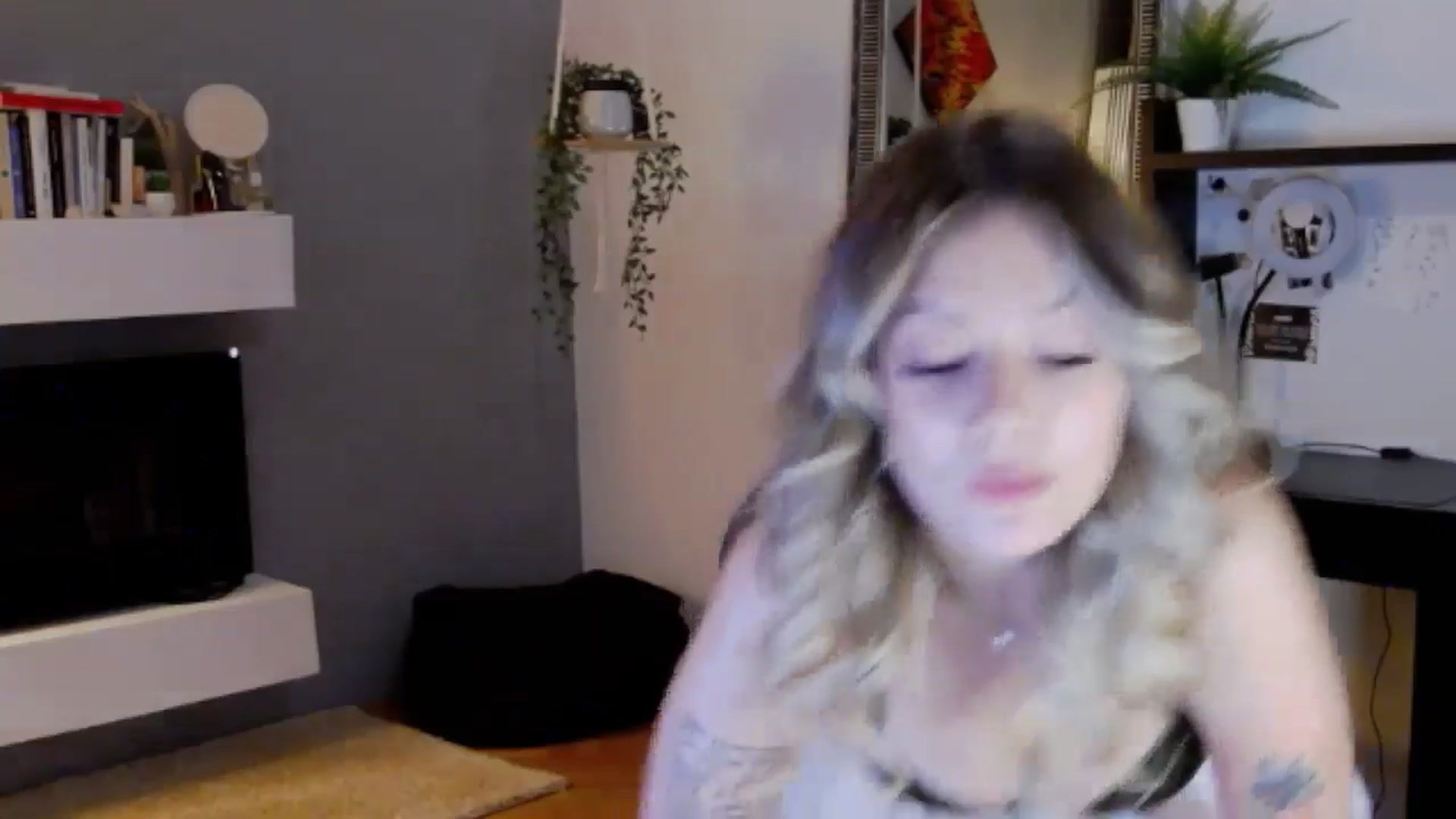 Gallery image thumbnail from RiriBee's myfreecams stream on, 08/15/2024, 20:00 image 12 of 20