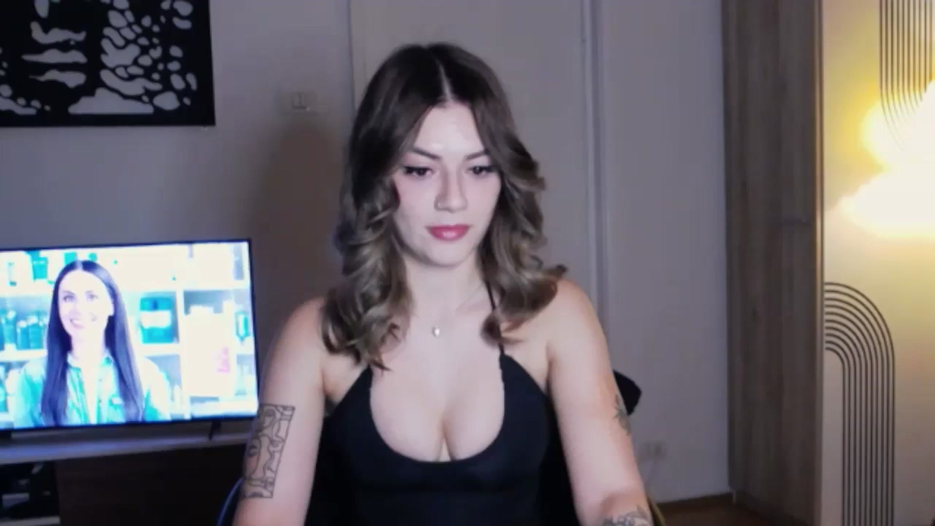 Gallery image thumbnail from RiriBee's myfreecams stream on, 09/07/2024, 20:17 image 17 of 20