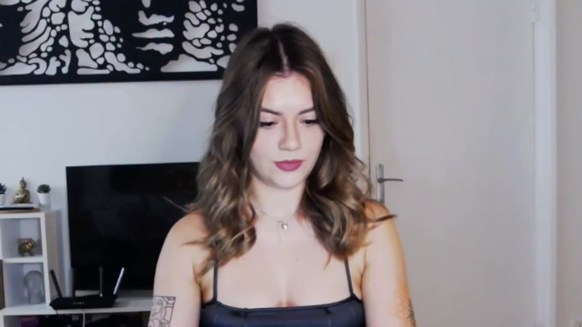 Gallery image thumbnail from RiriBee's myfreecams stream on, 09/18/2024, 08:07 image 4 of 20