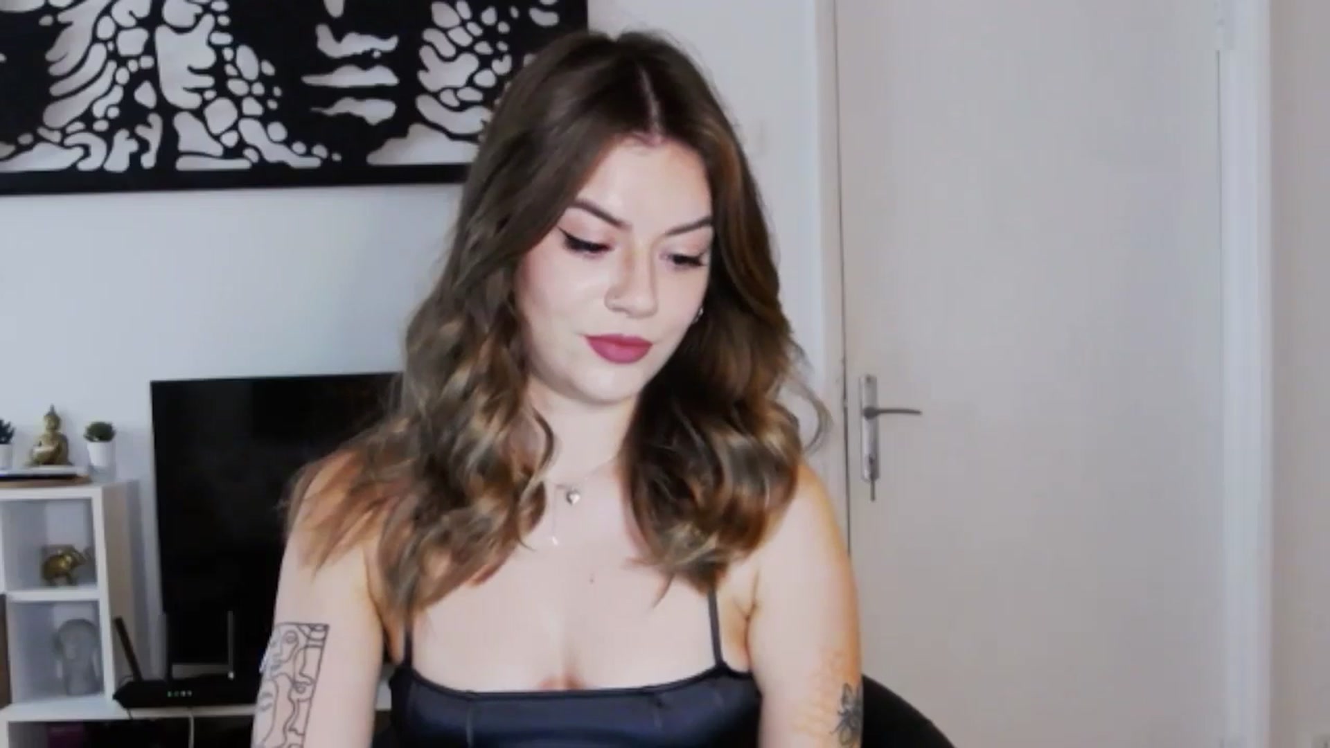 Gallery image thumbnail from RiriBee's myfreecams stream on, 09/18/2024, 08:07 image 8 of 20