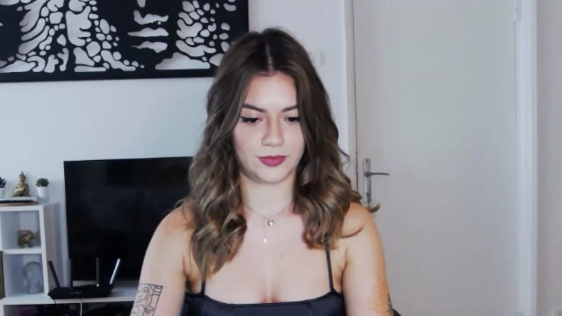 Gallery image thumbnail from RiriBee's myfreecams stream on, 09/18/2024, 08:07 image 15 of 20