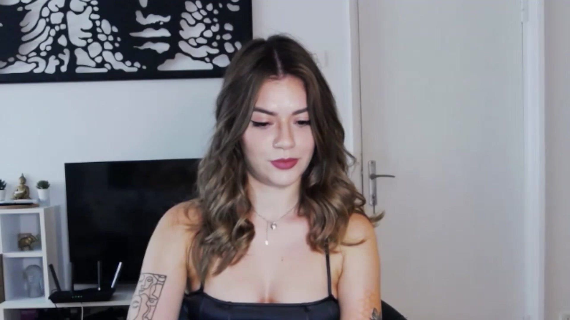 Gallery image thumbnail from RiriBee's myfreecams stream on, 09/18/2024, 08:07 image 14 of 20