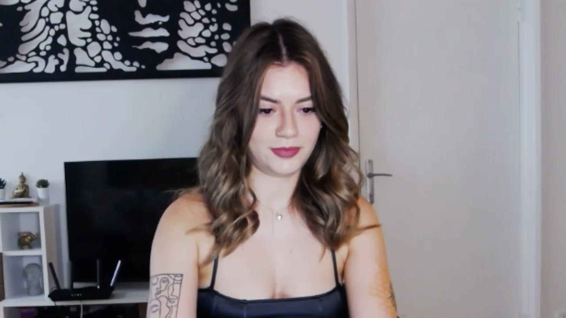 Gallery image thumbnail from RiriBee's myfreecams stream on, 09/18/2024, 08:07 image 7 of 20