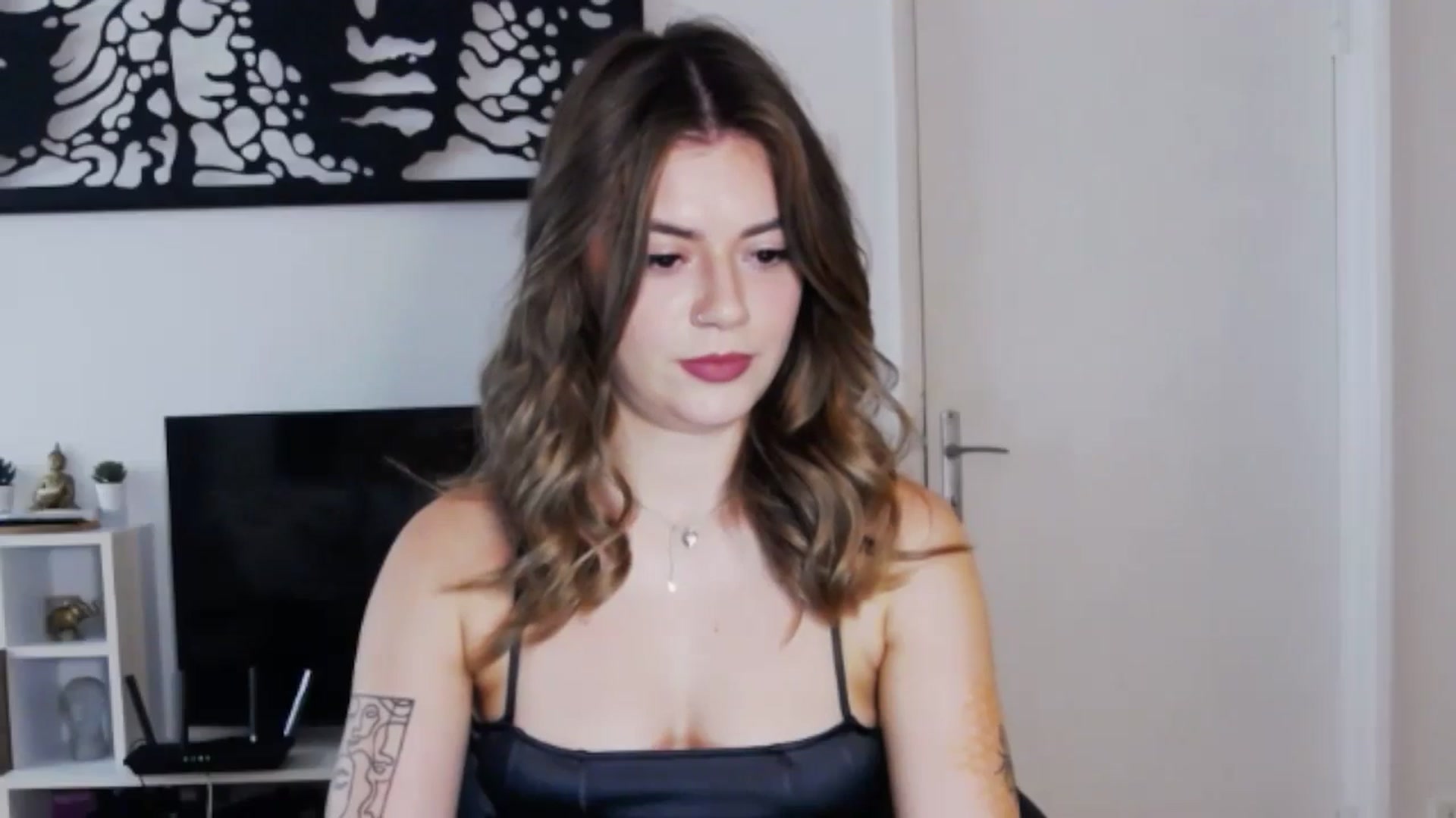 Gallery image thumbnail from RiriBee's myfreecams stream on, 09/18/2024, 08:07 image 6 of 20