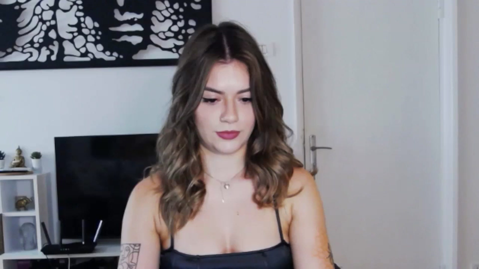Gallery image thumbnail from RiriBee's myfreecams stream on, 09/18/2024, 08:07 image 17 of 20