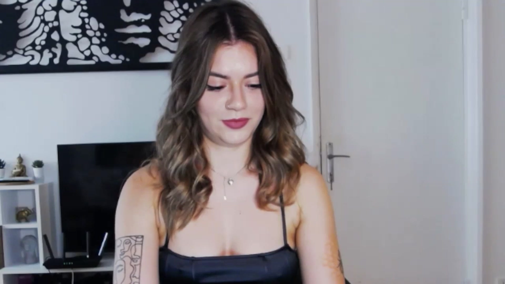 Gallery image thumbnail from RiriBee's myfreecams stream on, 09/18/2024, 08:07 image 20 of 20