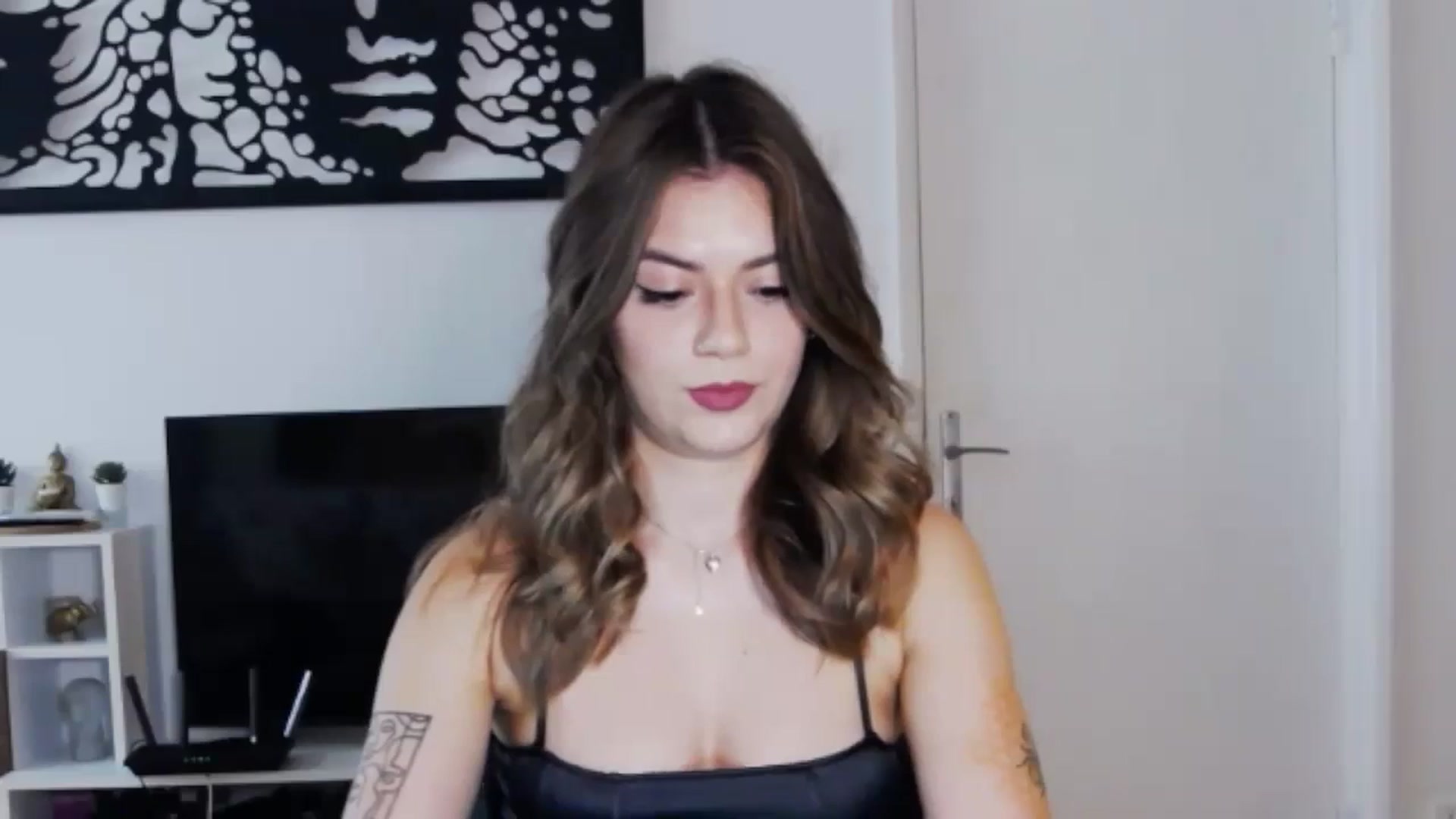 Gallery image thumbnail from RiriBee's myfreecams stream on, 09/18/2024, 08:07 image 12 of 20
