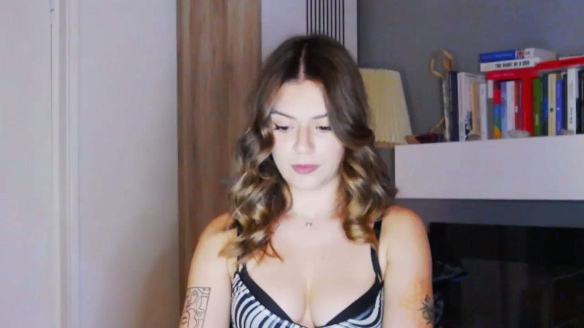 Gallery image thumbnail from RiriBee's myfreecams stream on, 09/22/2024, 21:05 image 6 of 20
