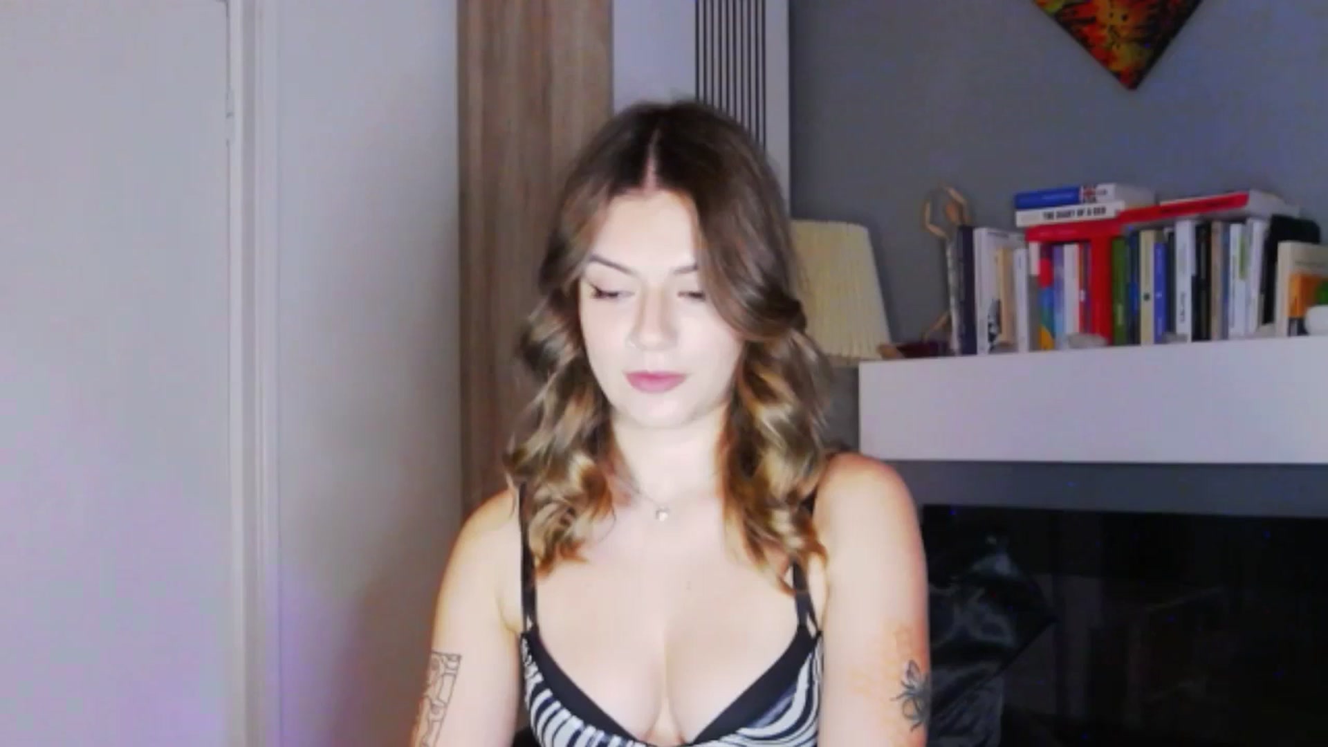 Gallery image thumbnail from RiriBee's myfreecams stream on, 09/22/2024, 21:05 image 13 of 20