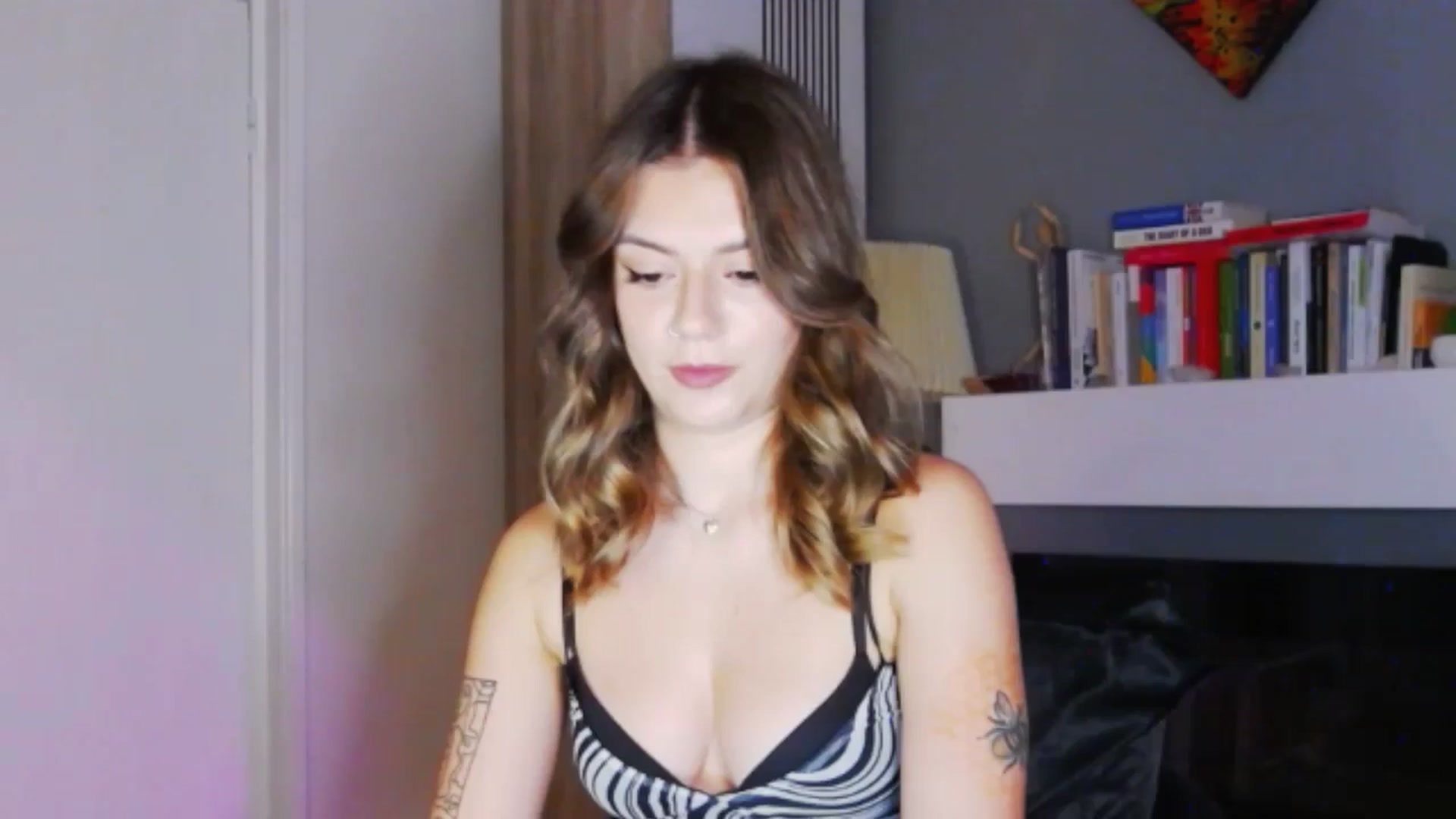 Gallery image thumbnail from RiriBee's myfreecams stream on, 09/22/2024, 21:05 image 18 of 20