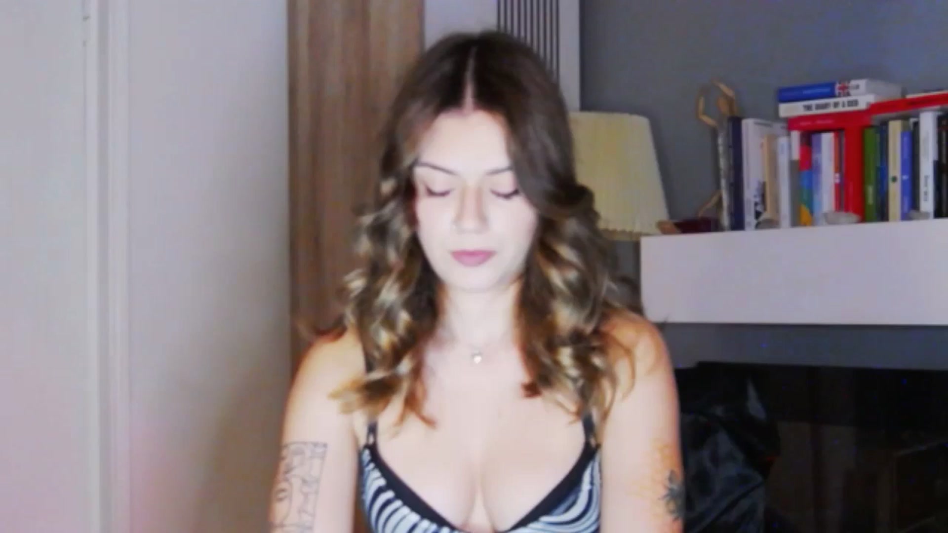 Gallery image thumbnail from RiriBee's myfreecams stream on, 09/22/2024, 21:05 image 1 of 20