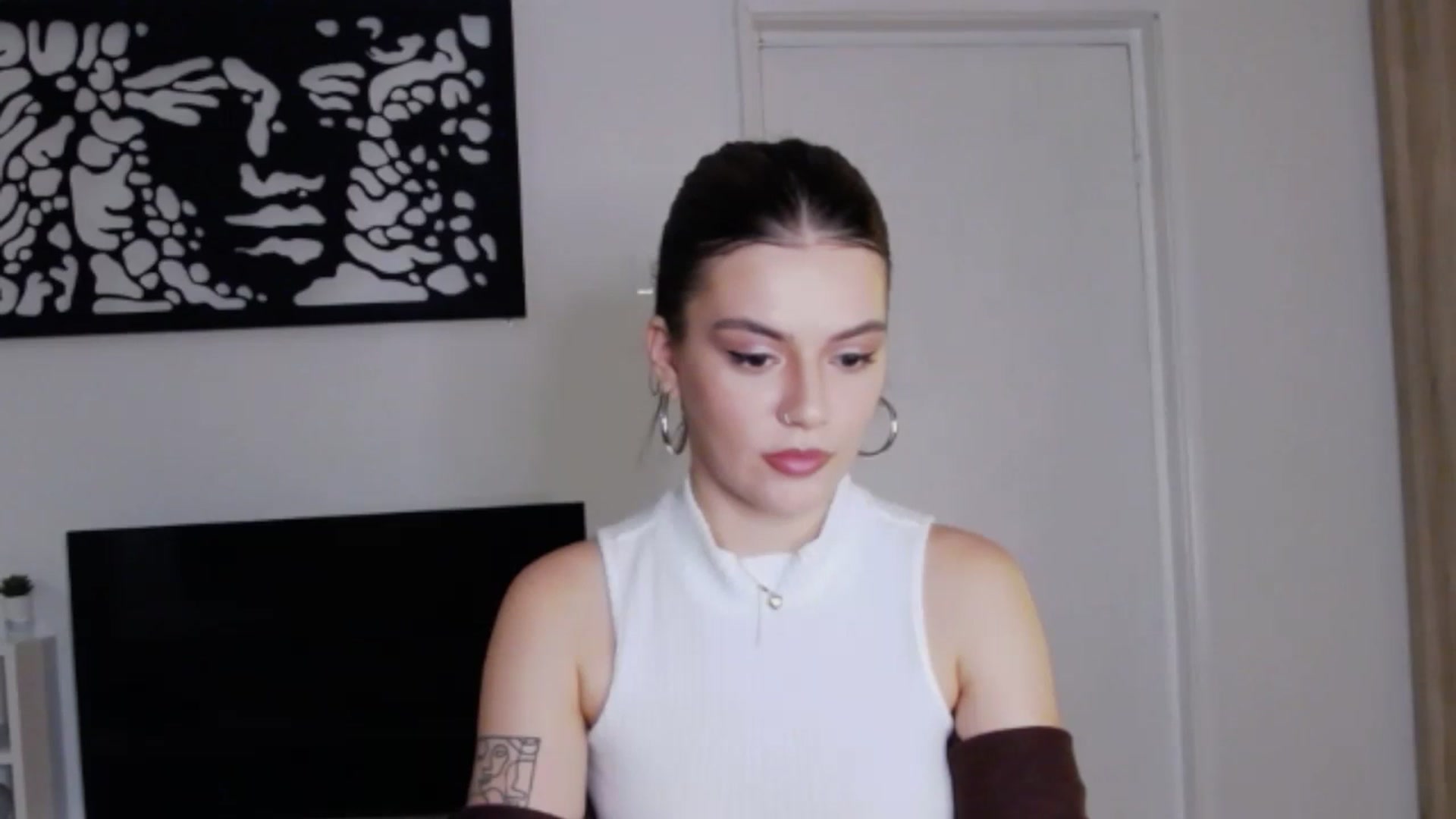 Gallery image thumbnail from RiriBee's myfreecams stream on, 10/07/2024, 17:00 image 12 of 20