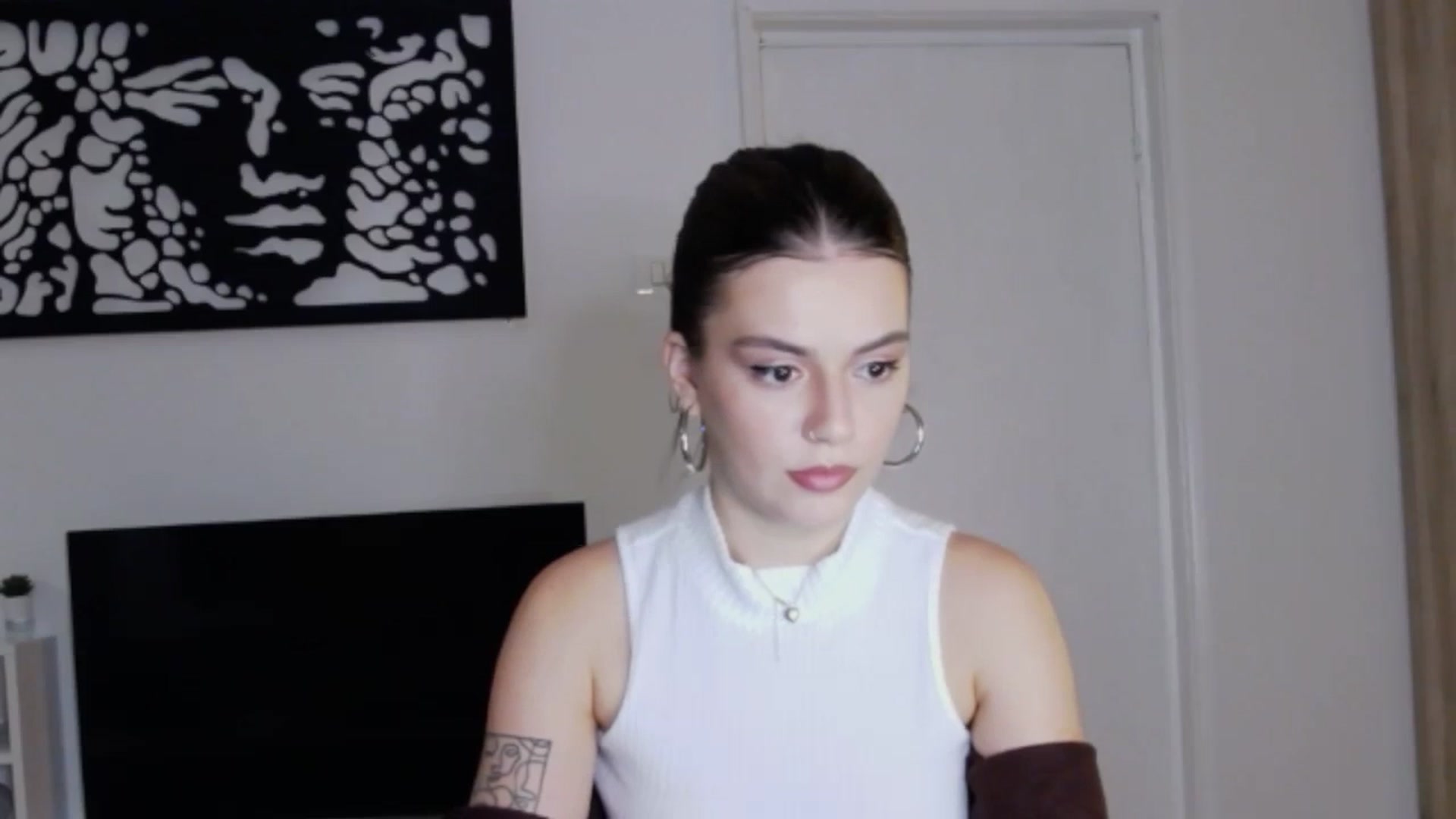 Gallery image thumbnail from RiriBee's myfreecams stream on, 10/07/2024, 17:00 image 17 of 20
