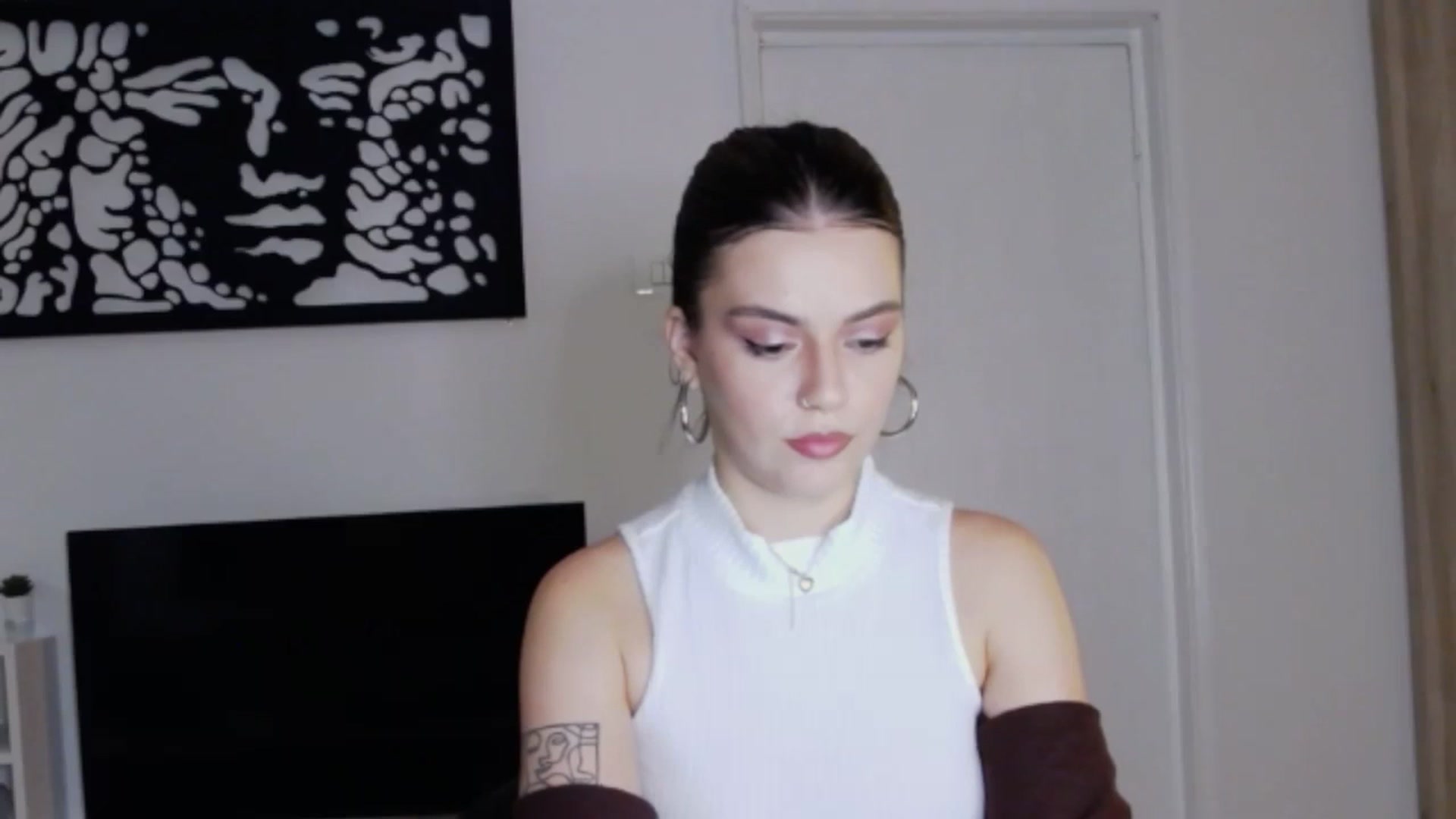 Gallery image thumbnail from RiriBee's myfreecams stream on, 10/07/2024, 17:00 image 9 of 20