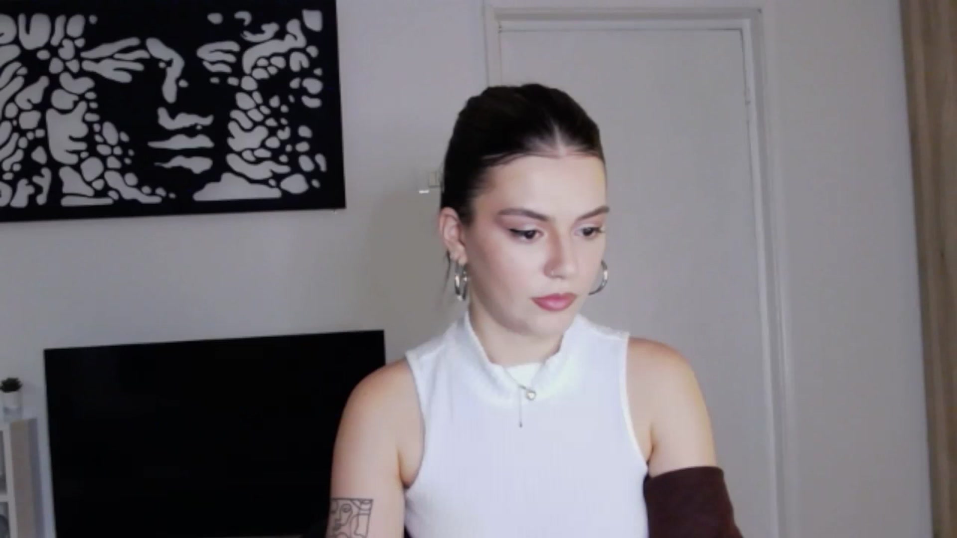 Gallery image thumbnail from RiriBee's myfreecams stream on, 10/07/2024, 17:00 image 6 of 20