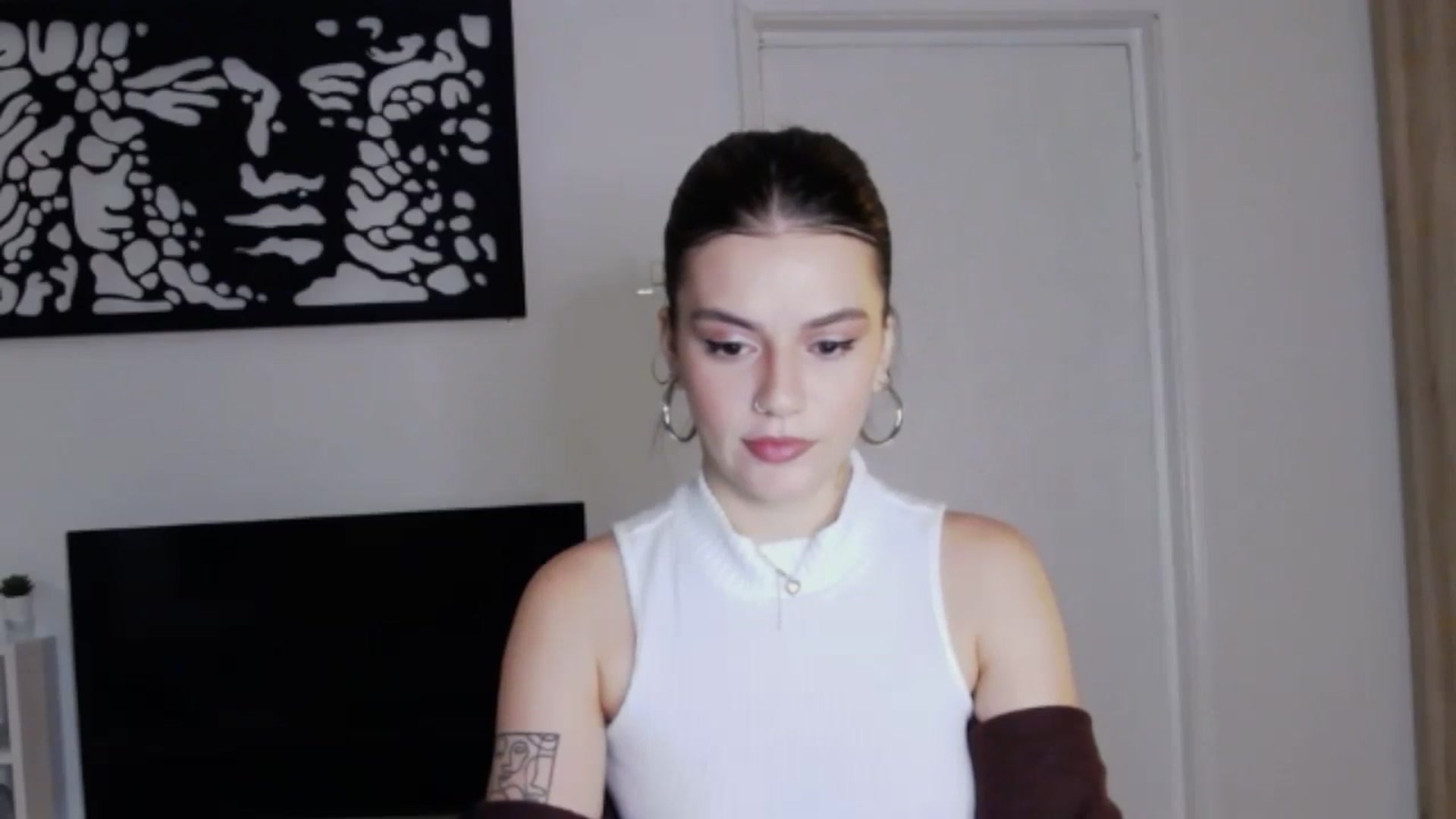 Gallery image thumbnail from RiriBee's myfreecams stream on, 10/07/2024, 17:00 image 11 of 20