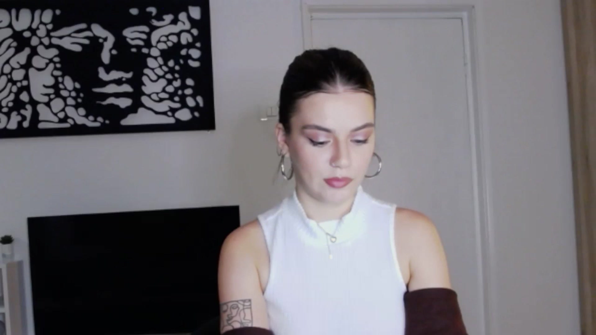 Gallery image thumbnail from RiriBee's myfreecams stream on, 10/07/2024, 17:00 image 1 of 20