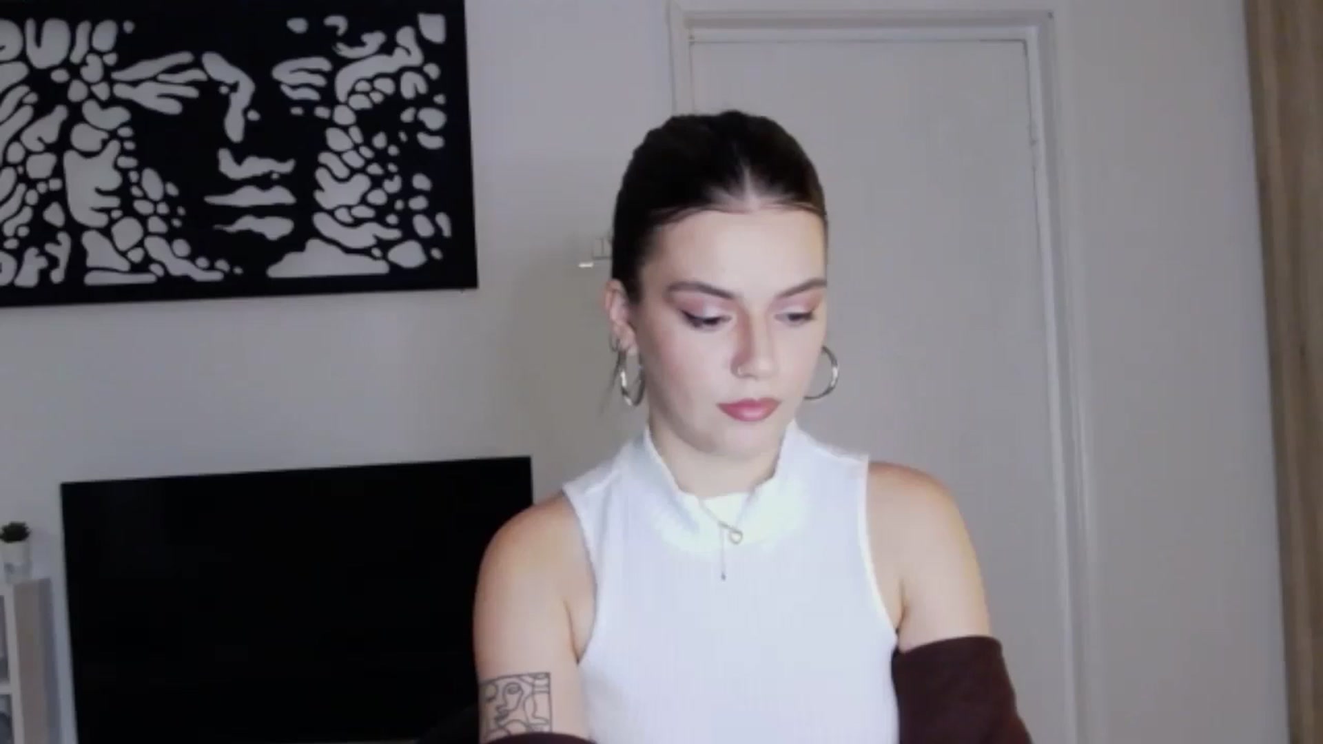 Gallery image thumbnail from RiriBee's myfreecams stream on, 10/07/2024, 17:00 image 5 of 20