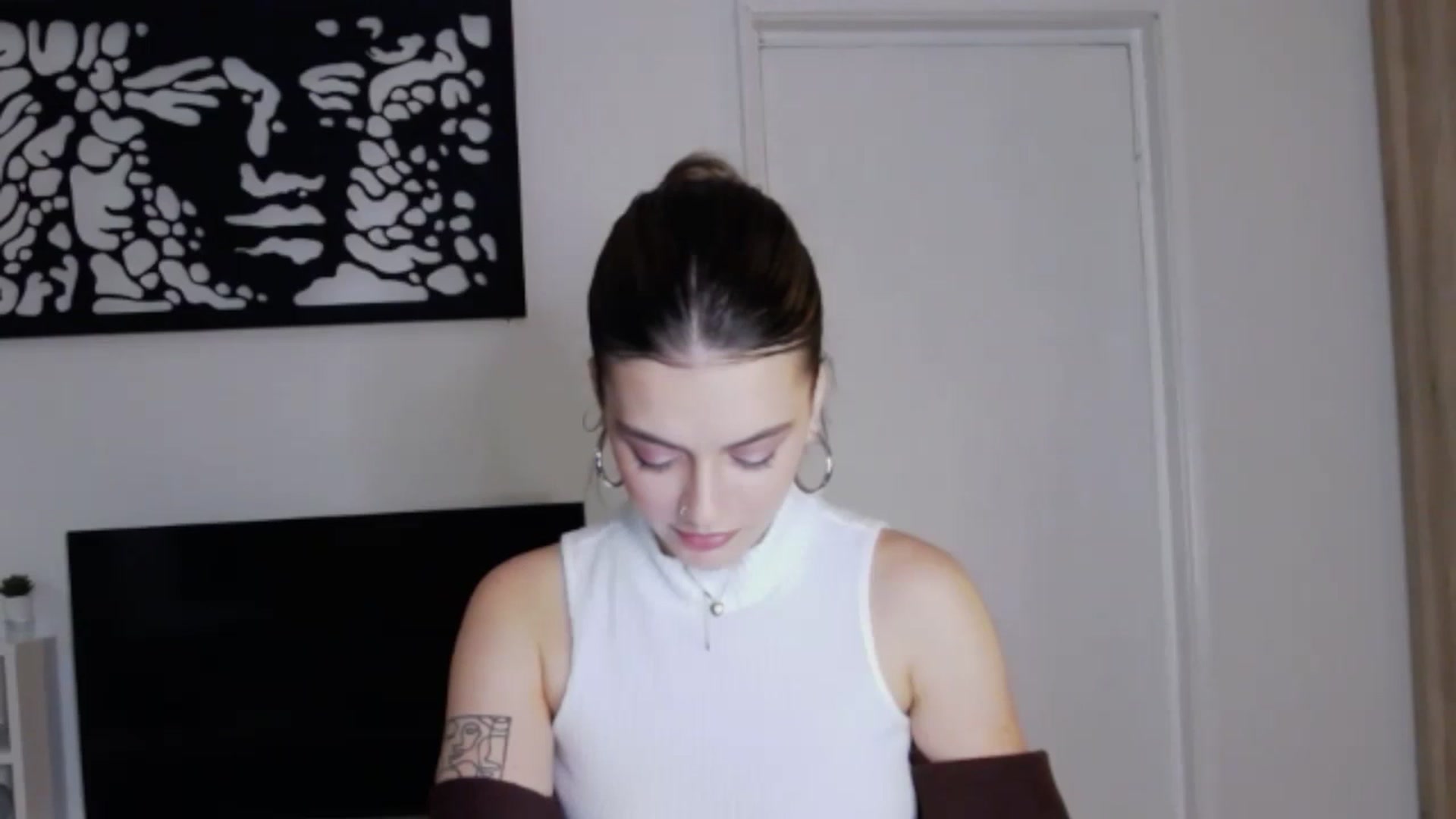 Gallery image thumbnail from RiriBee's myfreecams stream on, 10/07/2024, 17:00 image 19 of 20