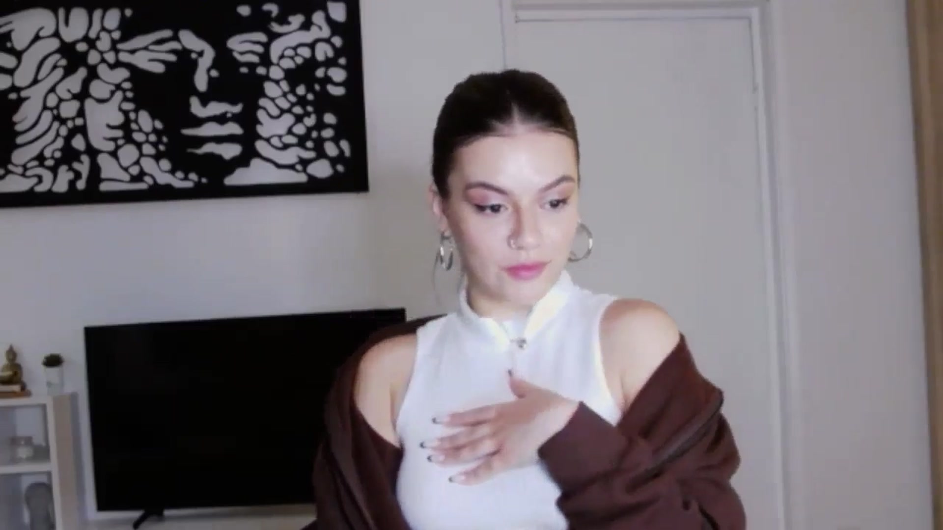 Gallery image thumbnail from RiriBee's myfreecams stream on, 10/08/2024, 24:01 image 16 of 20
