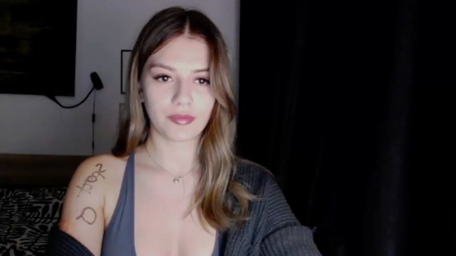 Gallery image thumbnail from RiriBee's myfreecams stream on, 10/20/2024, 19:48 image 2 of 20