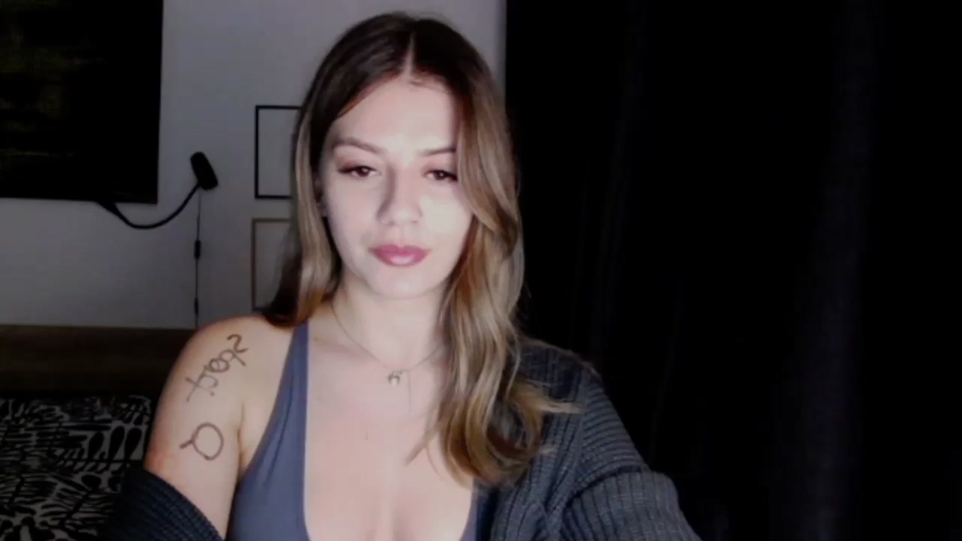 Gallery image thumbnail from RiriBee's myfreecams stream on, 10/20/2024, 19:48 image 1 of 20