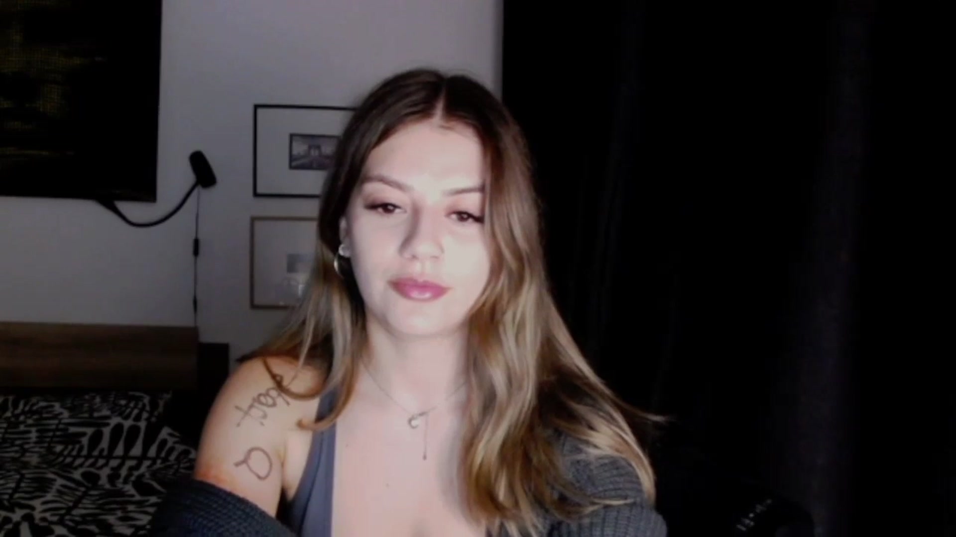 Gallery image thumbnail from RiriBee's myfreecams stream on, 10/20/2024, 19:48 image 15 of 20