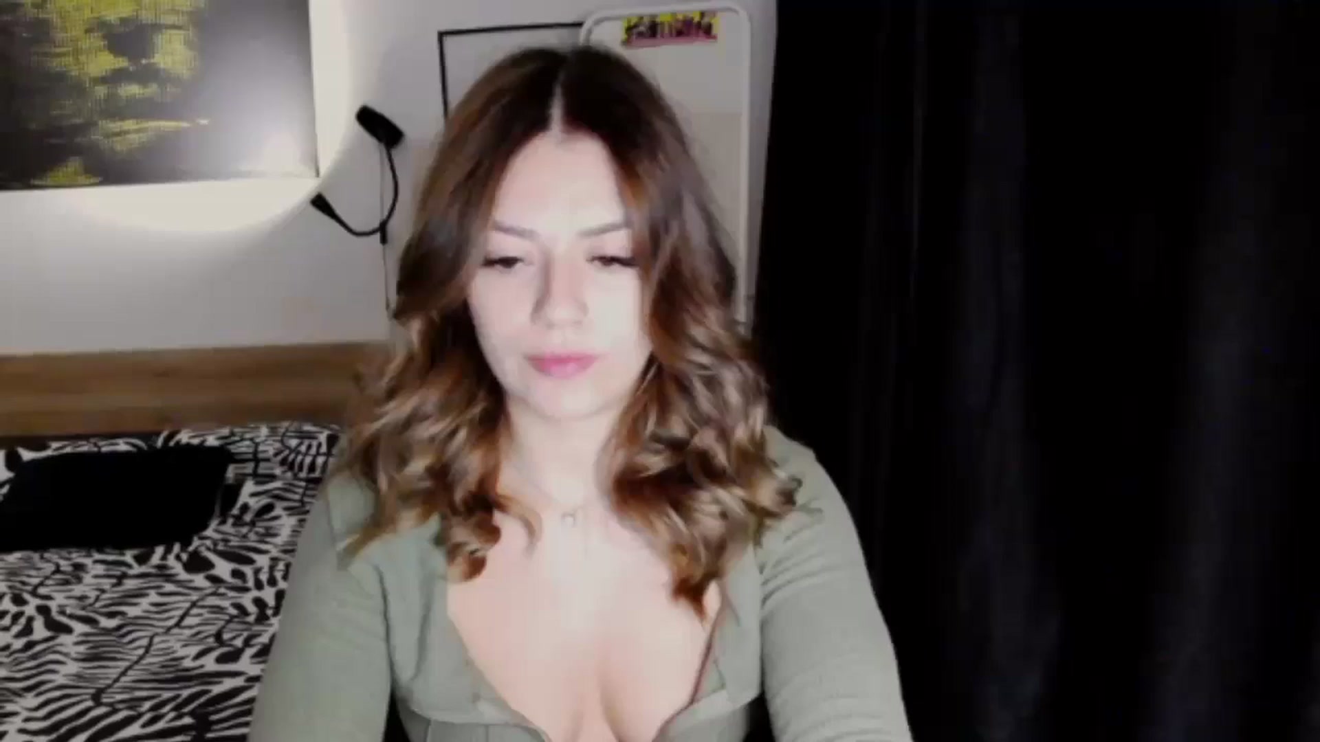 Gallery image thumbnail from RiriBee's myfreecams stream on, 10/28/2024, 19:31 image 16 of 20