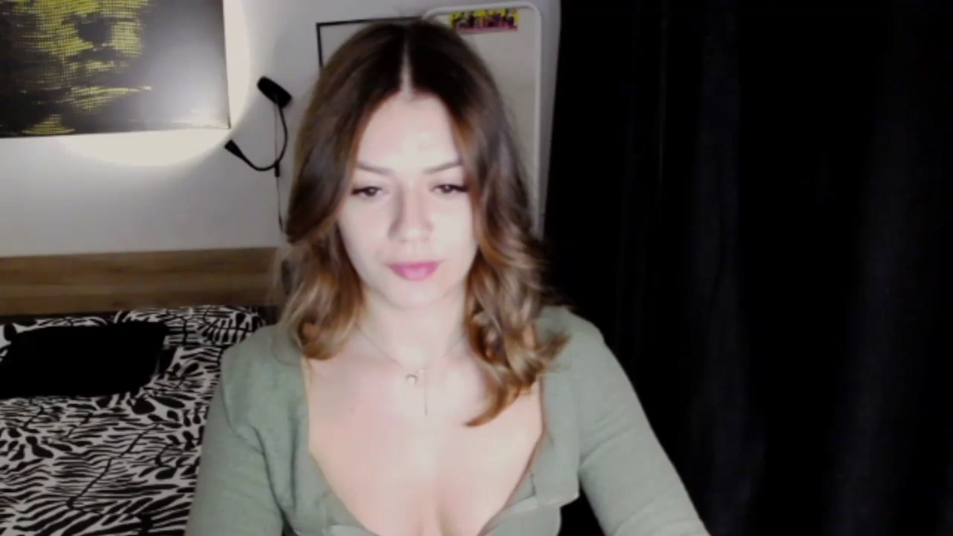 Gallery image thumbnail from RiriBee's myfreecams stream on, 10/28/2024, 19:31 image 8 of 20