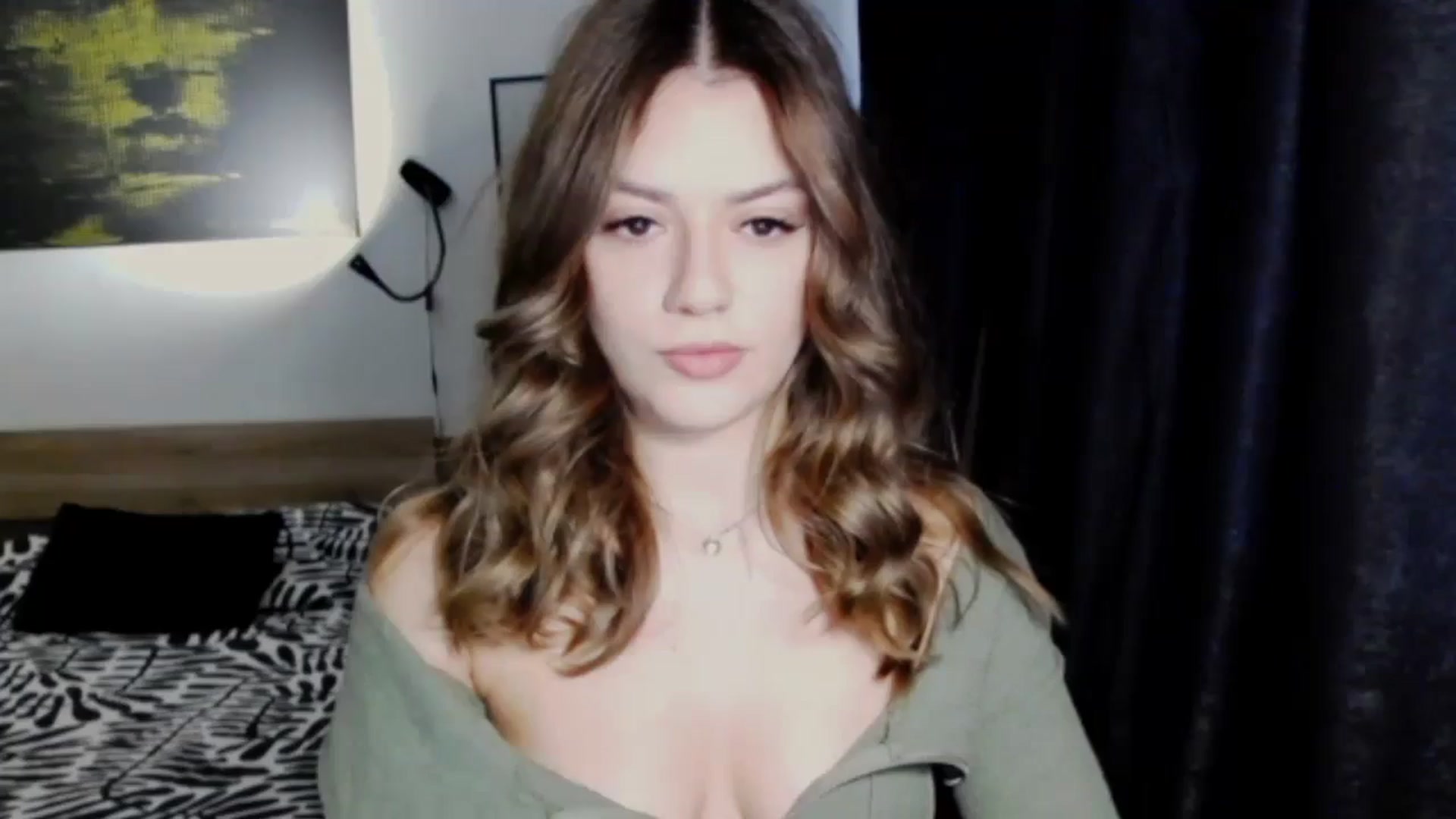 Gallery image thumbnail from RiriBee's myfreecams stream on, 10/29/2024, 14:37 image 7 of 20