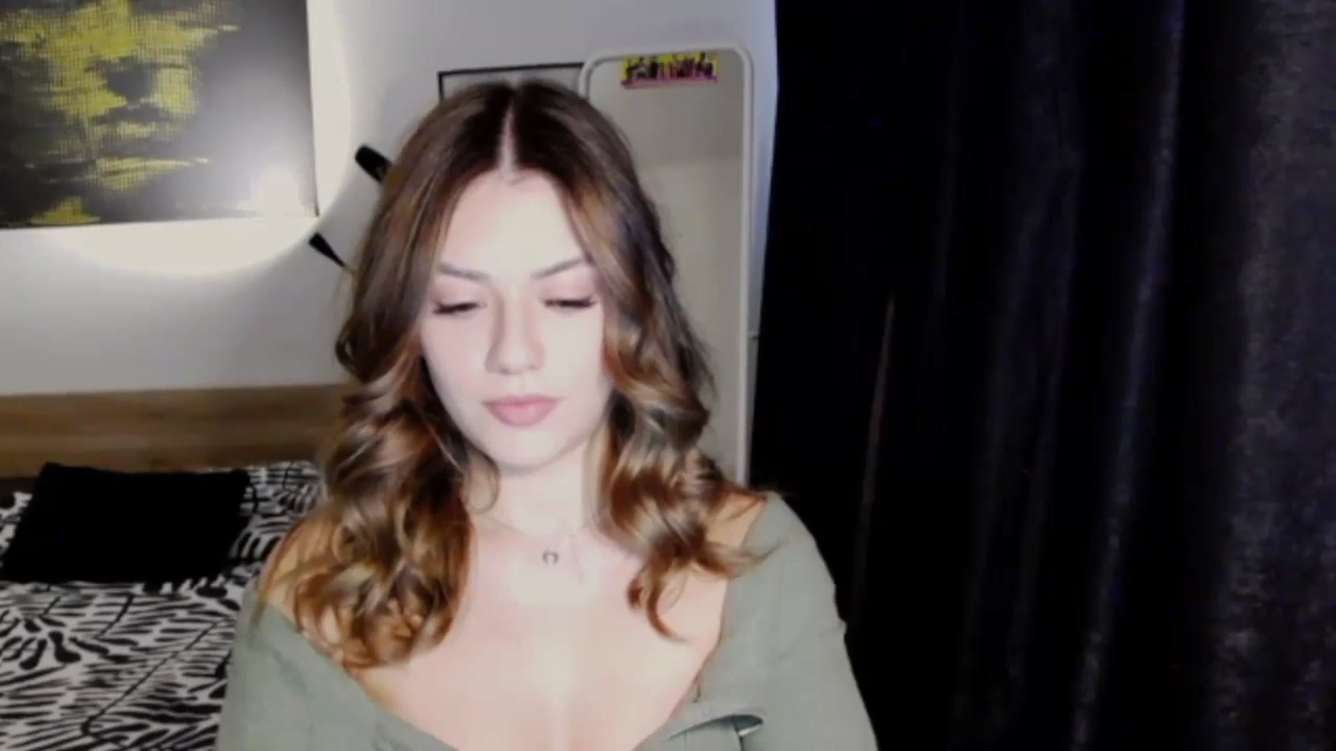 Gallery image thumbnail from RiriBee's myfreecams stream on, 10/29/2024, 14:37 image 16 of 20