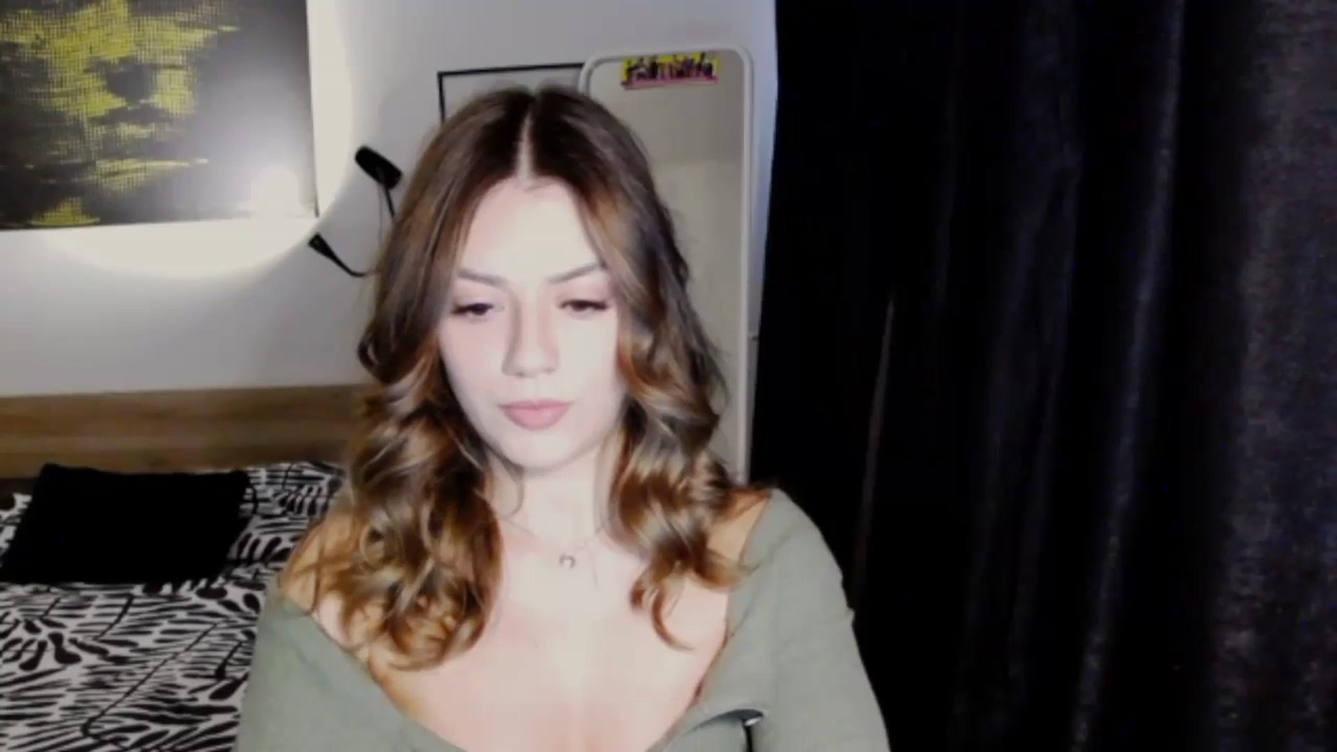 Gallery image thumbnail from RiriBee's myfreecams stream on, 10/29/2024, 14:37 image 17 of 20