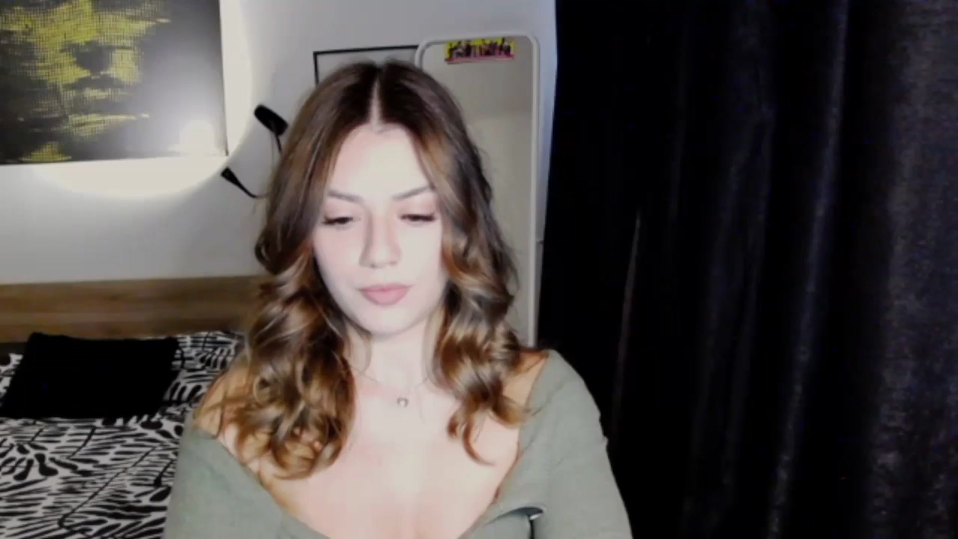 Gallery image thumbnail from RiriBee's myfreecams stream on, 10/29/2024, 14:37 image 18 of 20