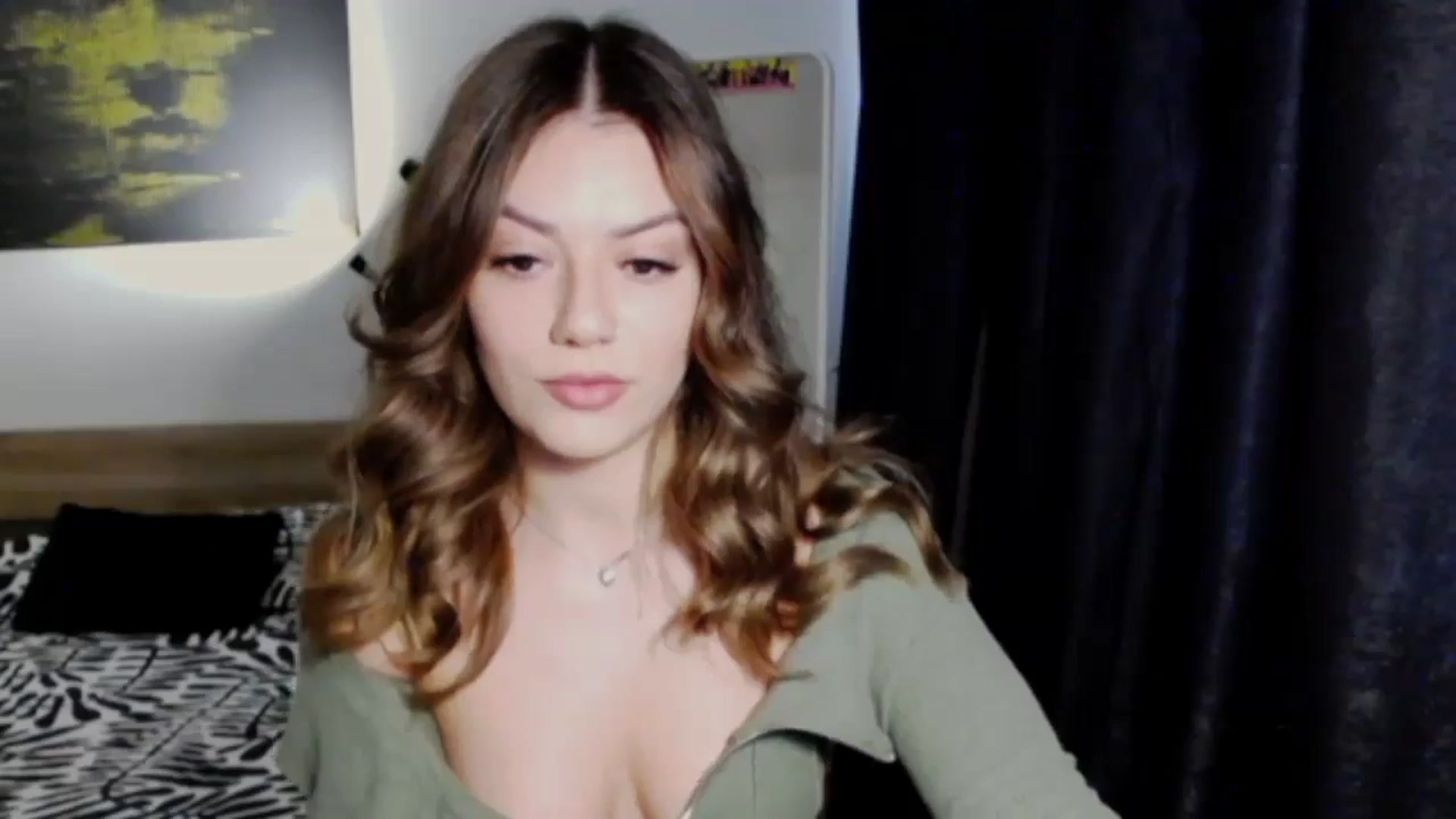 Gallery image thumbnail from RiriBee's myfreecams stream on, 10/29/2024, 14:37 image 8 of 20