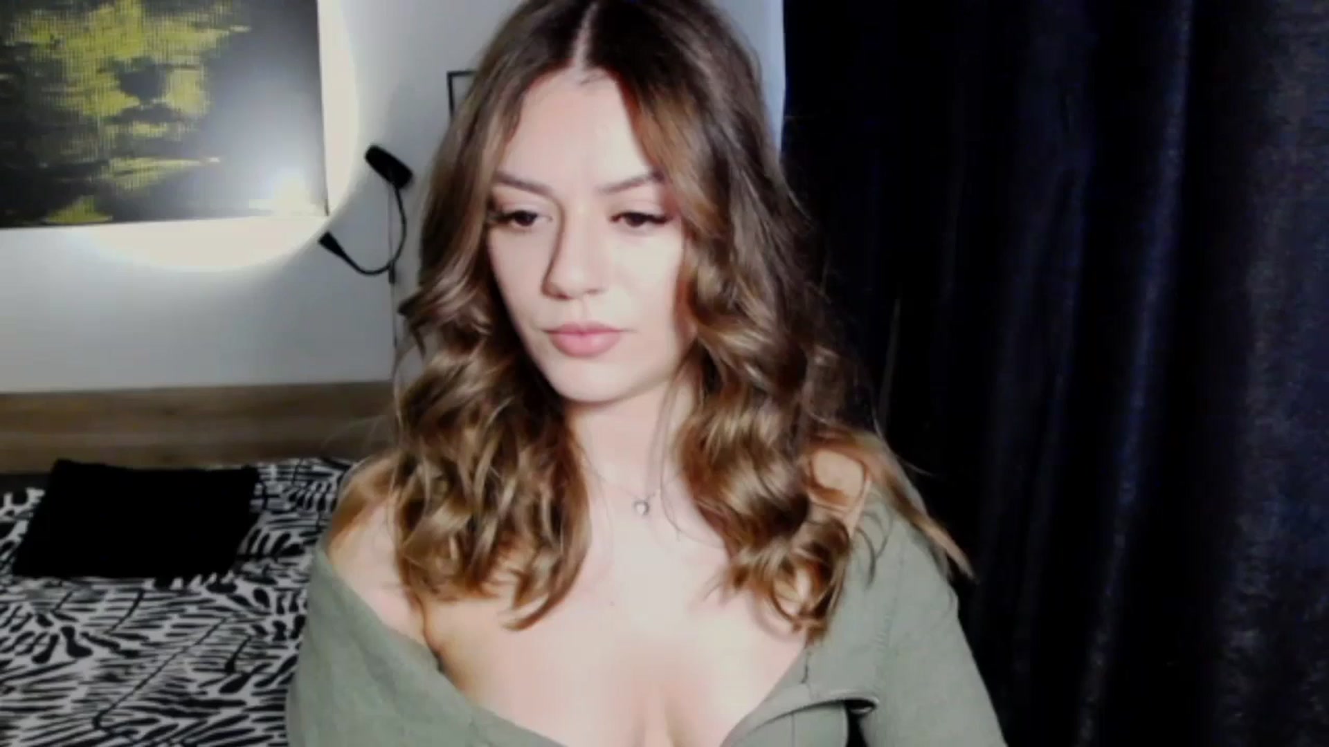 Gallery image thumbnail from RiriBee's myfreecams stream on, 10/29/2024, 14:37 image 6 of 20
