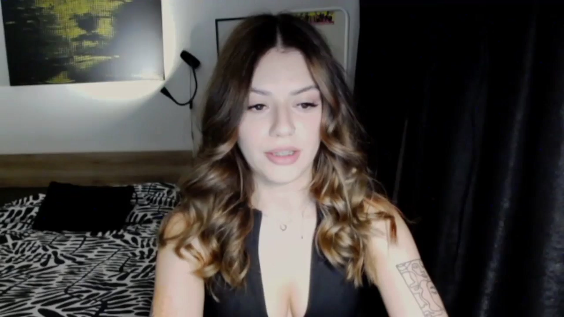 Gallery image thumbnail from RiriBee's myfreecams stream on, 10/29/2024, 15:45 image 3 of 20
