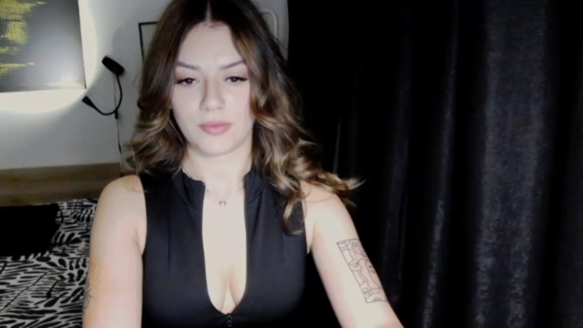 Gallery image thumbnail from RiriBee's myfreecams stream on, 10/29/2024, 15:45 image 15 of 20