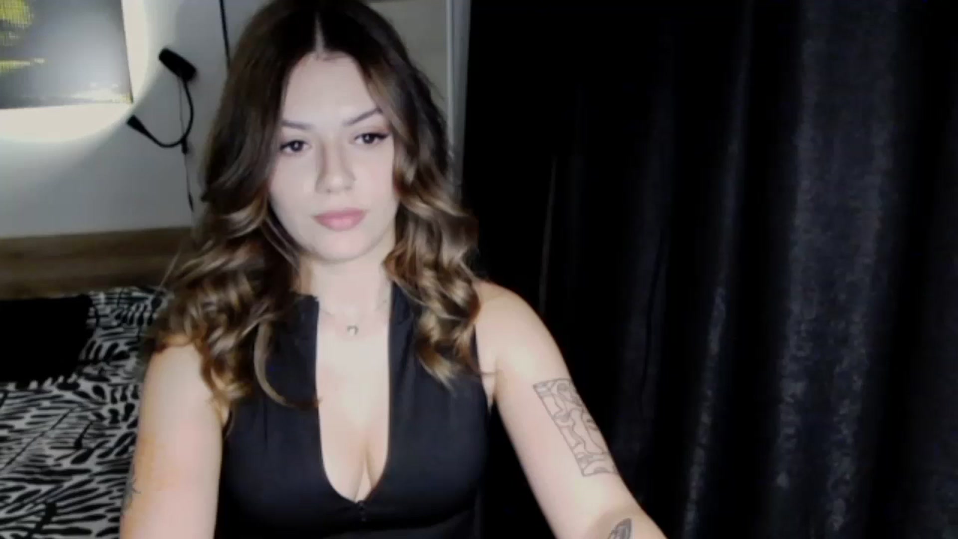 Gallery image thumbnail from RiriBee's myfreecams stream on, 10/29/2024, 16:17 image 20 of 20