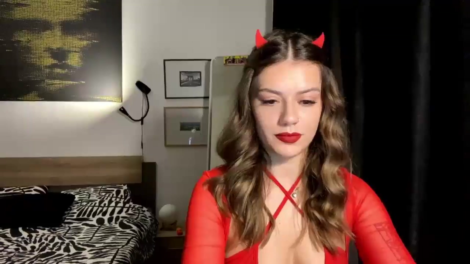 Gallery image thumbnail from RiriBee's myfreecams stream on, 11/01/2024, 19:17 image 16 of 20