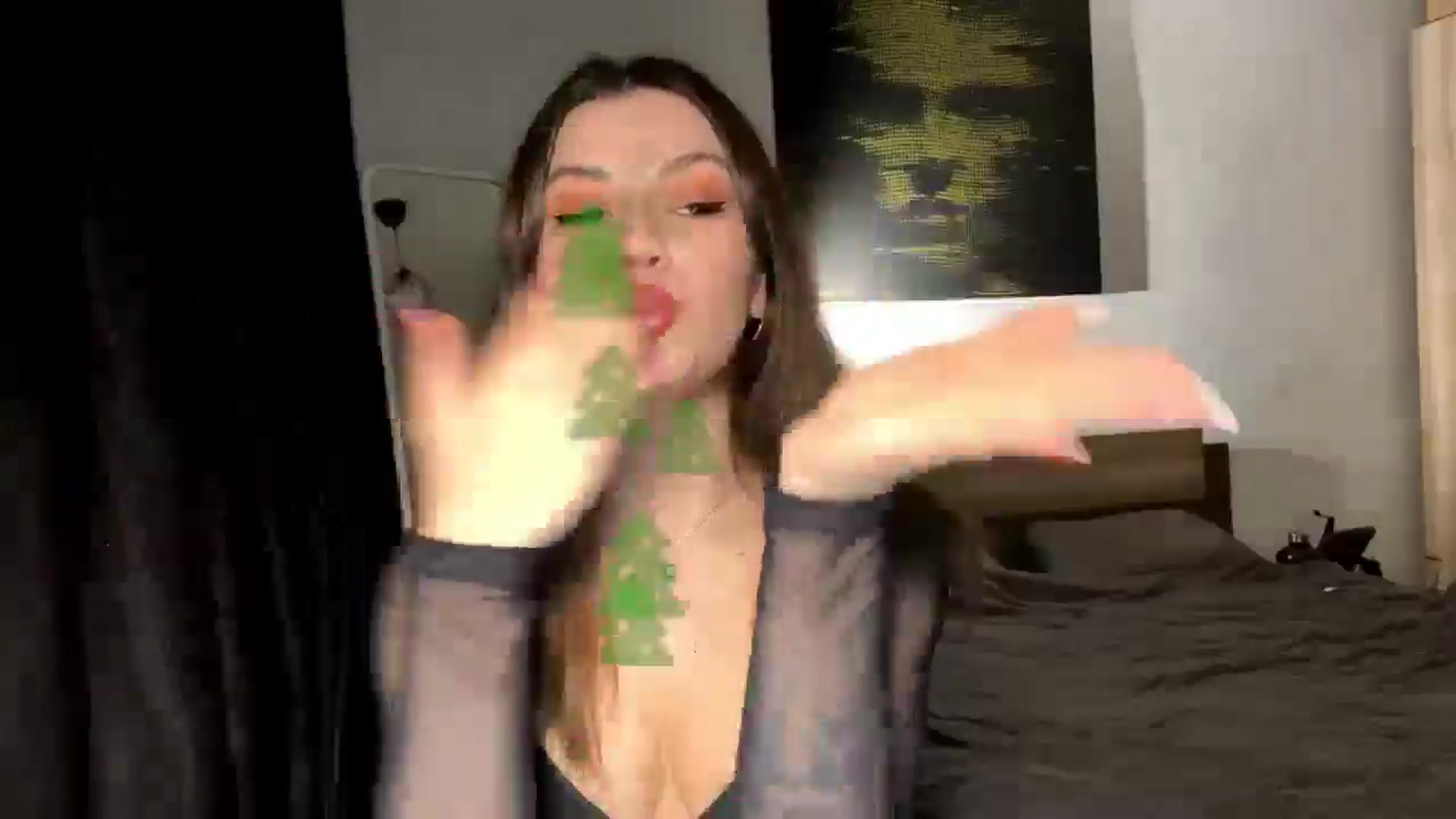 Gallery image thumbnail from RiriBee's myfreecams stream on, 12/21/2024, 20:21 image 12 of 20
