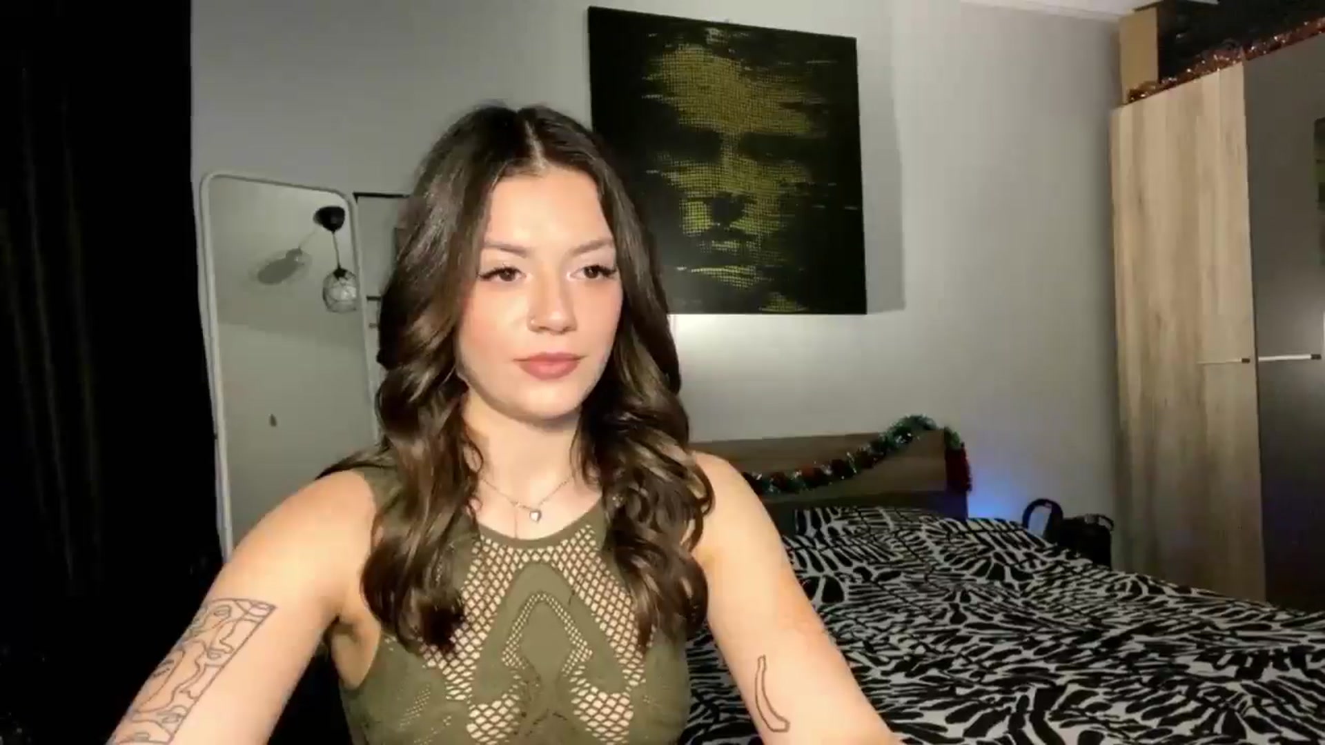 Gallery image thumbnail from RiriBee's myfreecams stream on, 01/03/2025, 23:06 image 12 of 20