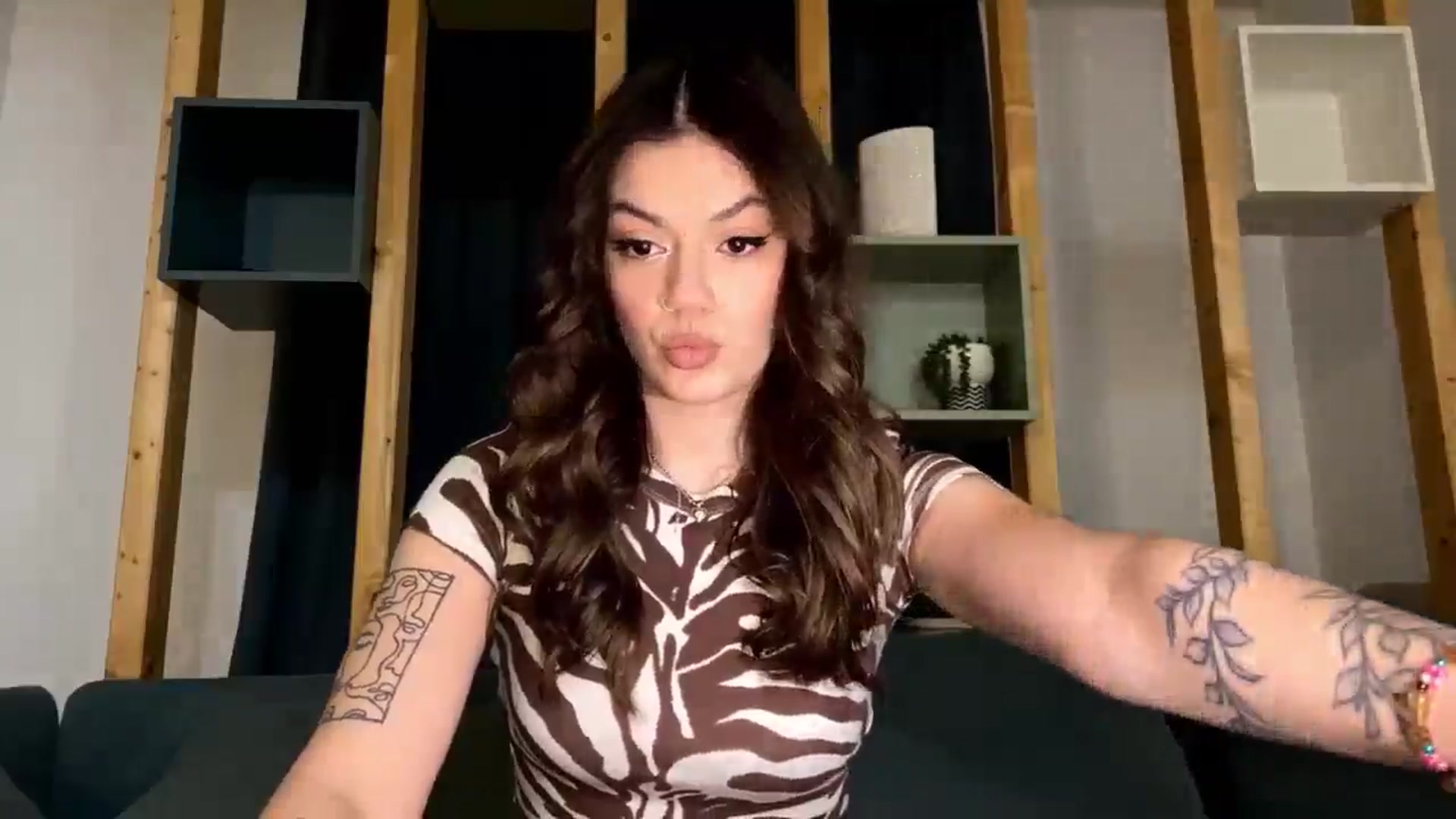 Gallery image thumbnail from RiriBee's myfreecams stream on, 01/04/2025, 20:05 image 13 of 20