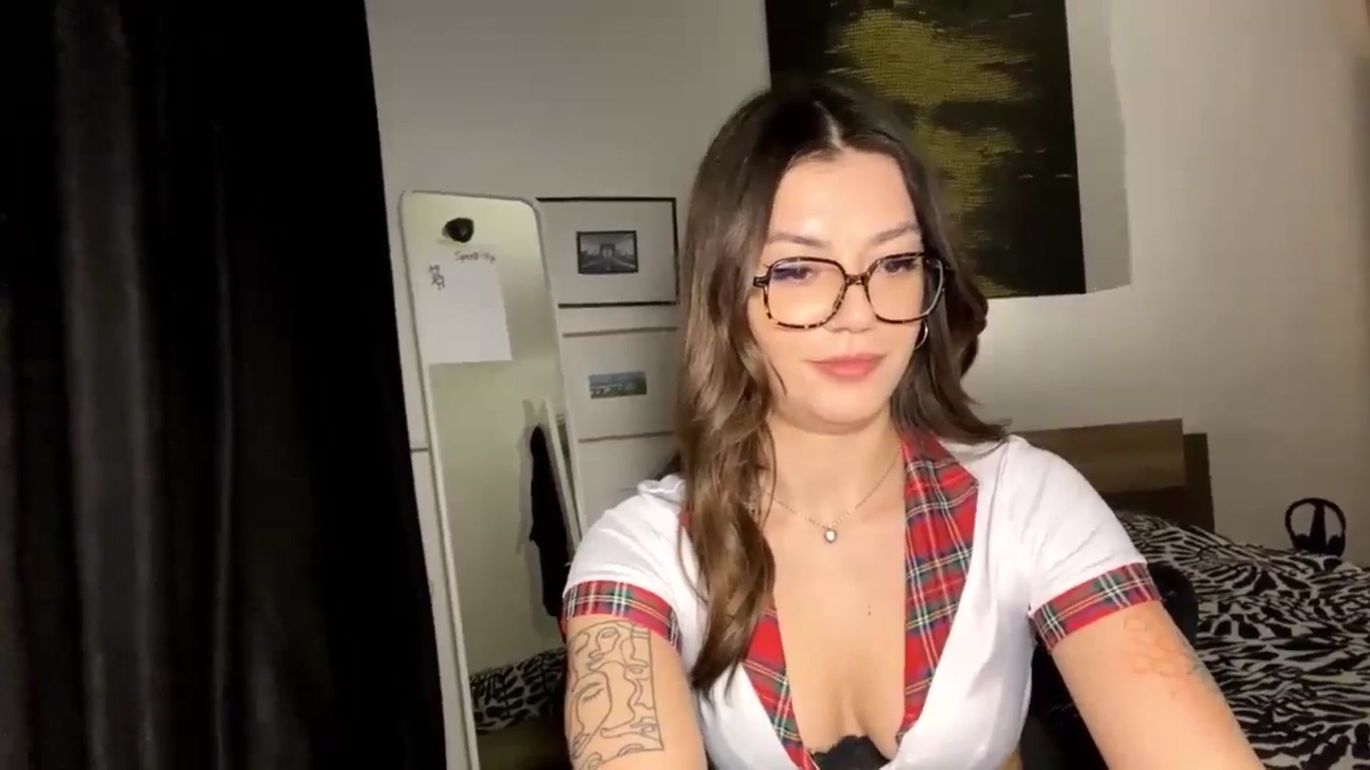 Gallery image thumbnail from RiriBee's myfreecams stream on, 01/13/2025, 02:24 image 18 of 20