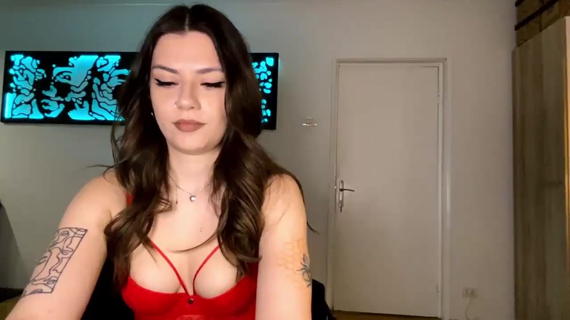 Gallery image thumbnail from RiriBee's myfreecams stream on, 03/08/2025, 21:23 image 14 of 20