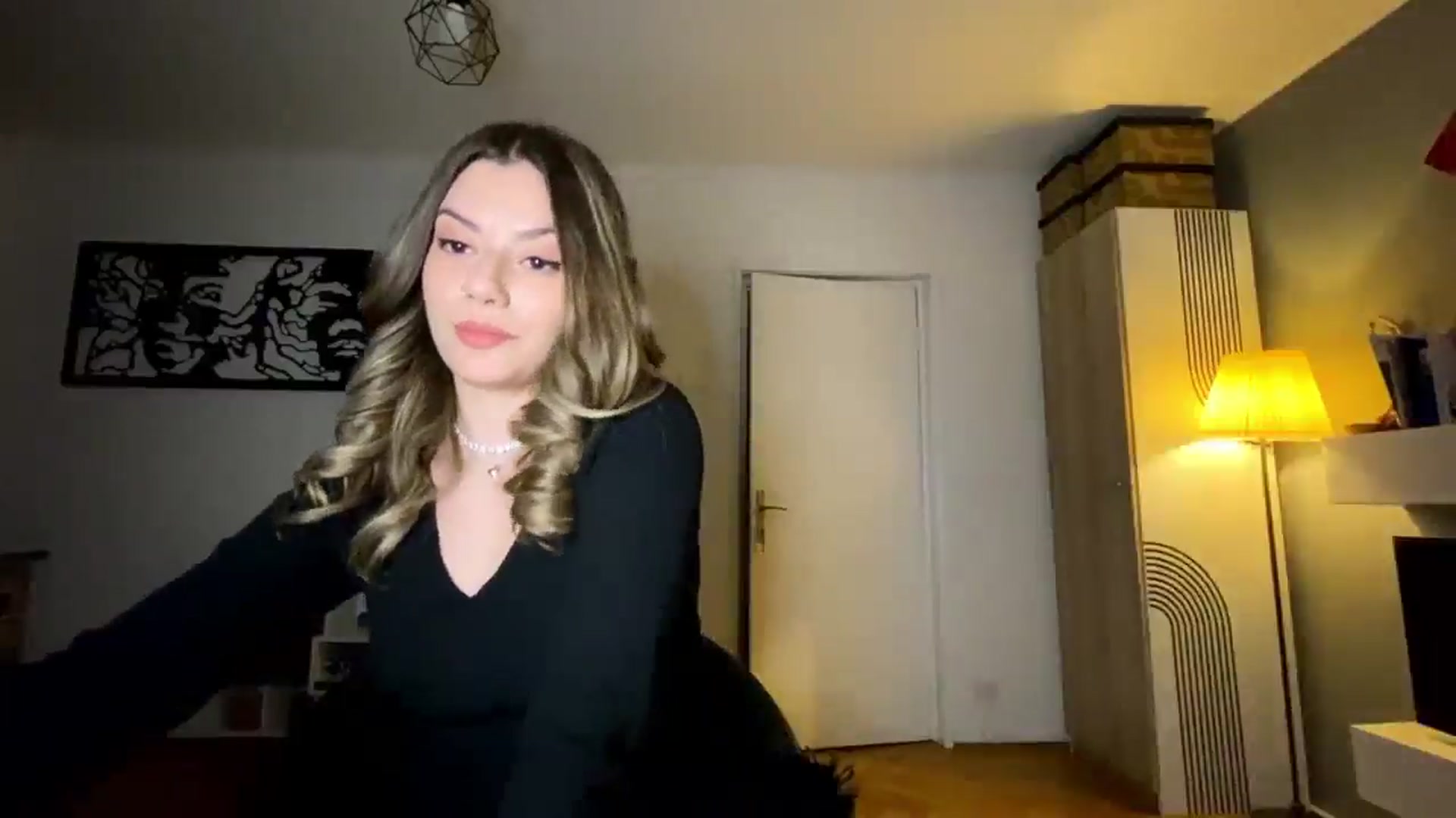 Gallery image thumbnail from RiriBee's myfreecams stream on, 04/07/2025, 24:01 image 2 of 20